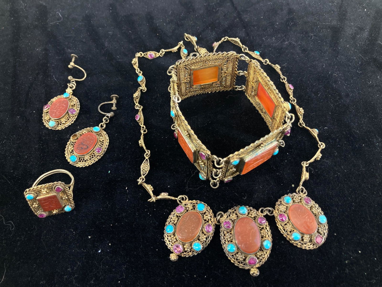 Pakistani Jewelry Set (1 of 3)