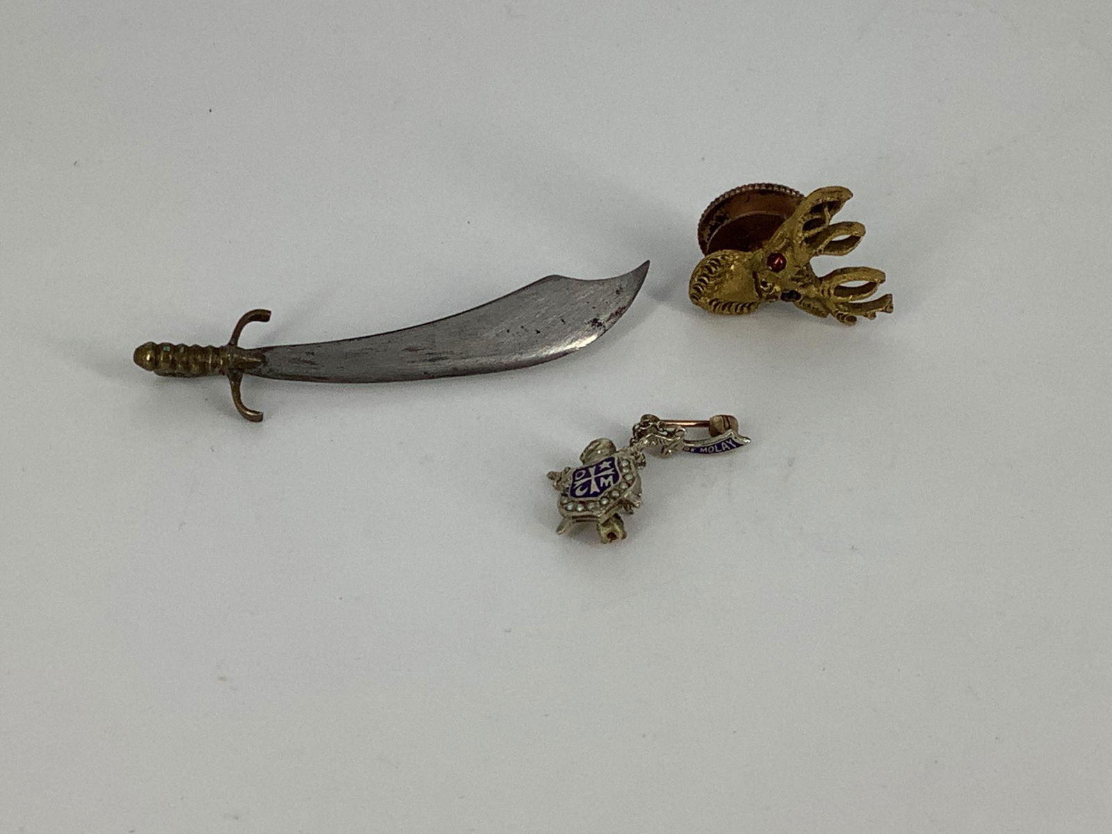 Three Vintage Pins/Buttons (1 of 4)