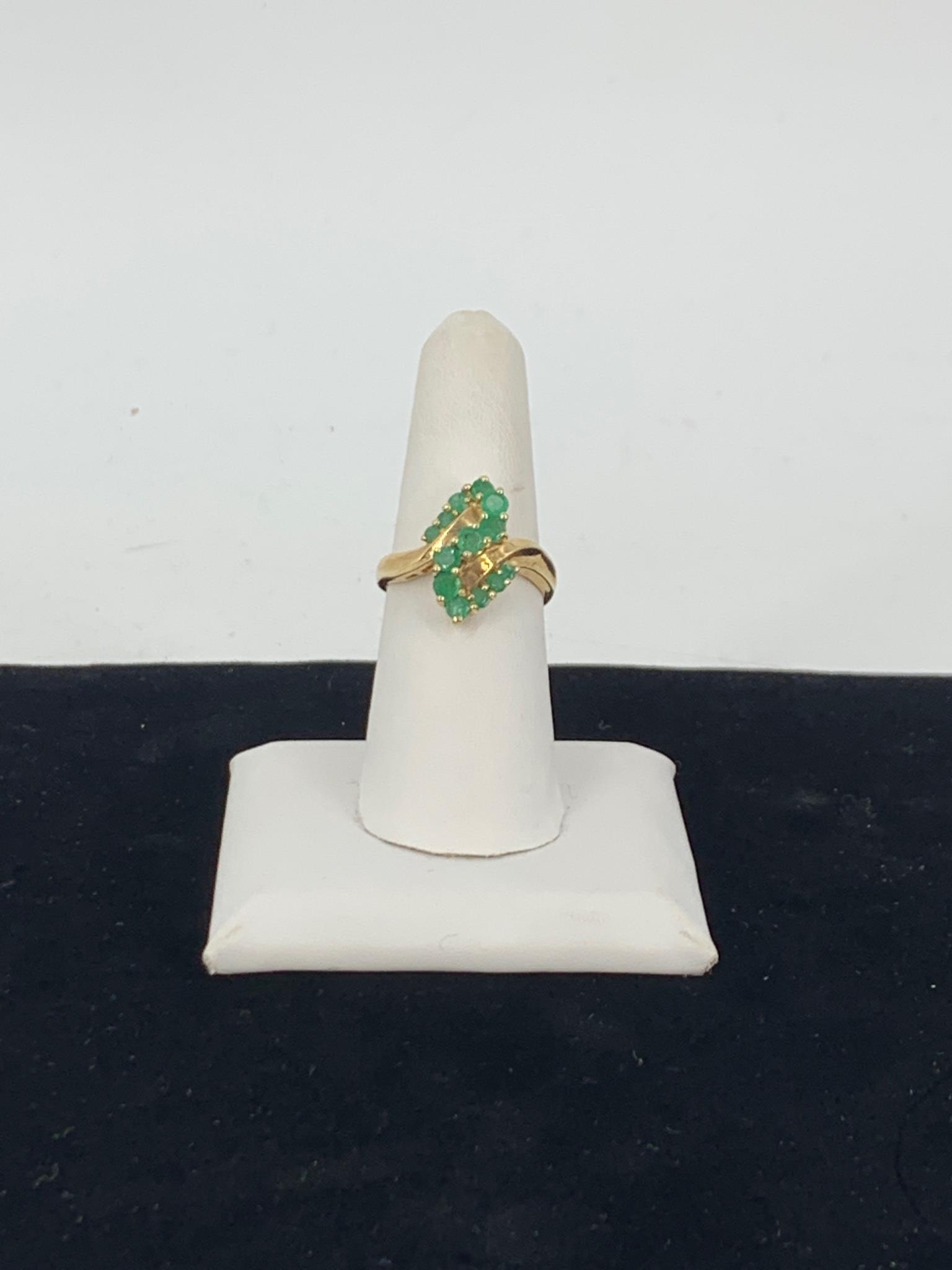 10kt Yellow Gold & Emerald Ring (1 of 2)