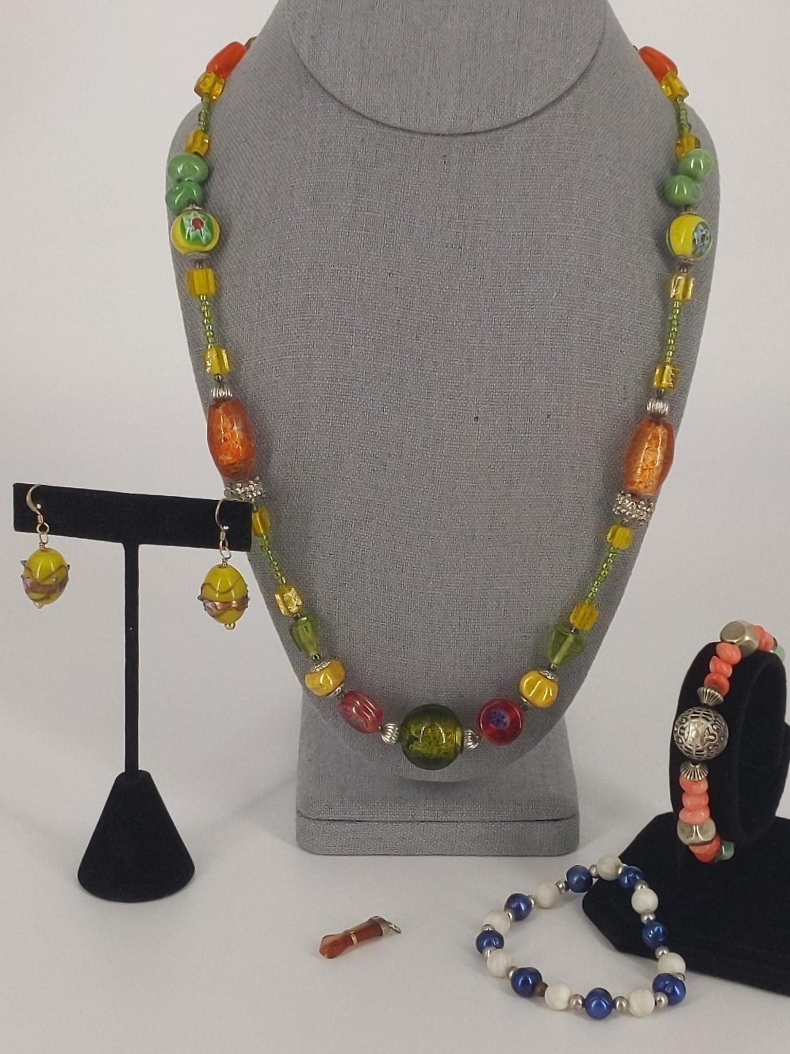 Assorted Fashion Jewelry (1 of 6)