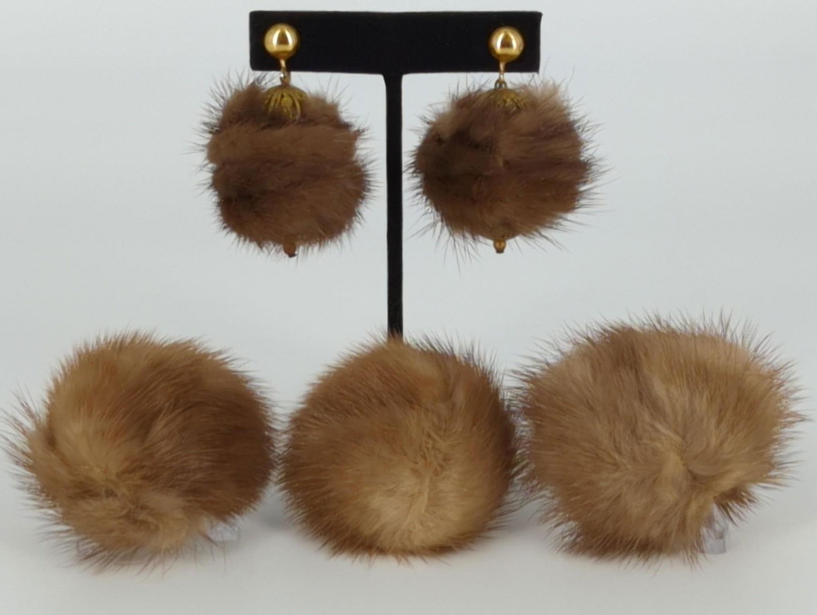 Vintage Fur Accessories (1 of 4)