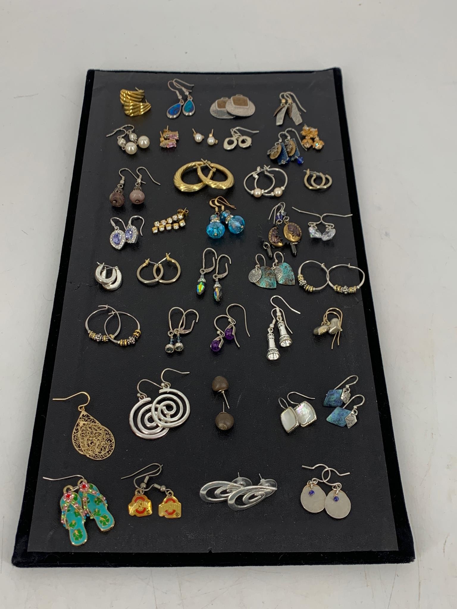 Lot of Assorted Pairs of Fashion Earrings (1 of 1)