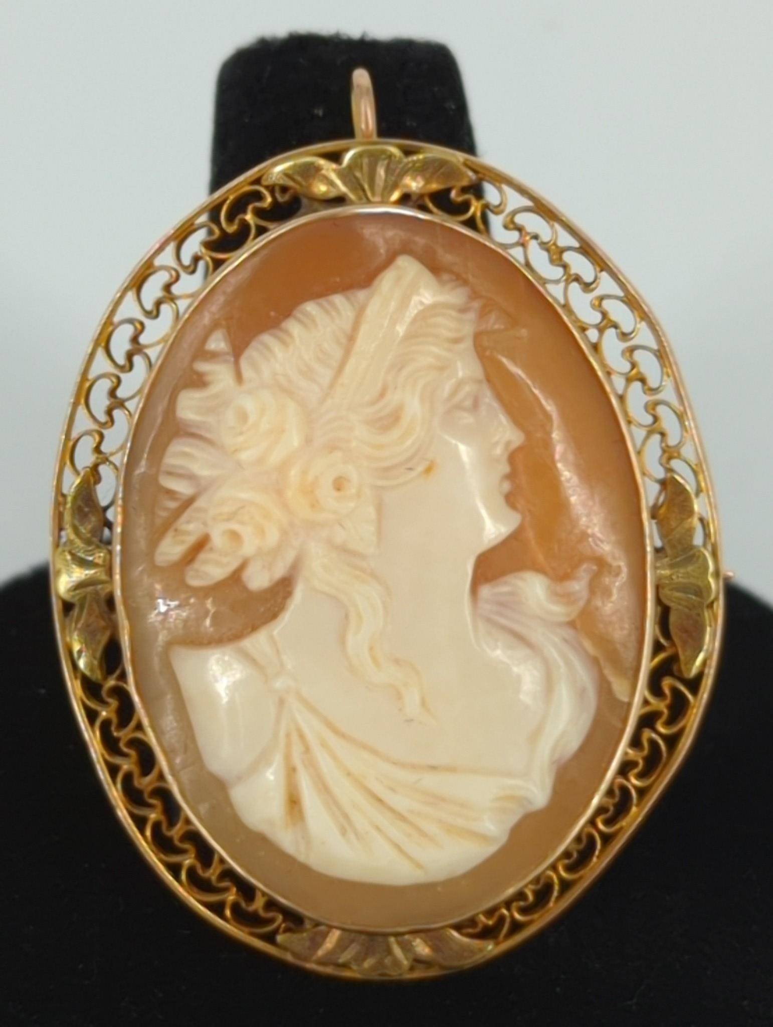 Gold Cameo Pin/Pendant (1 of 3)