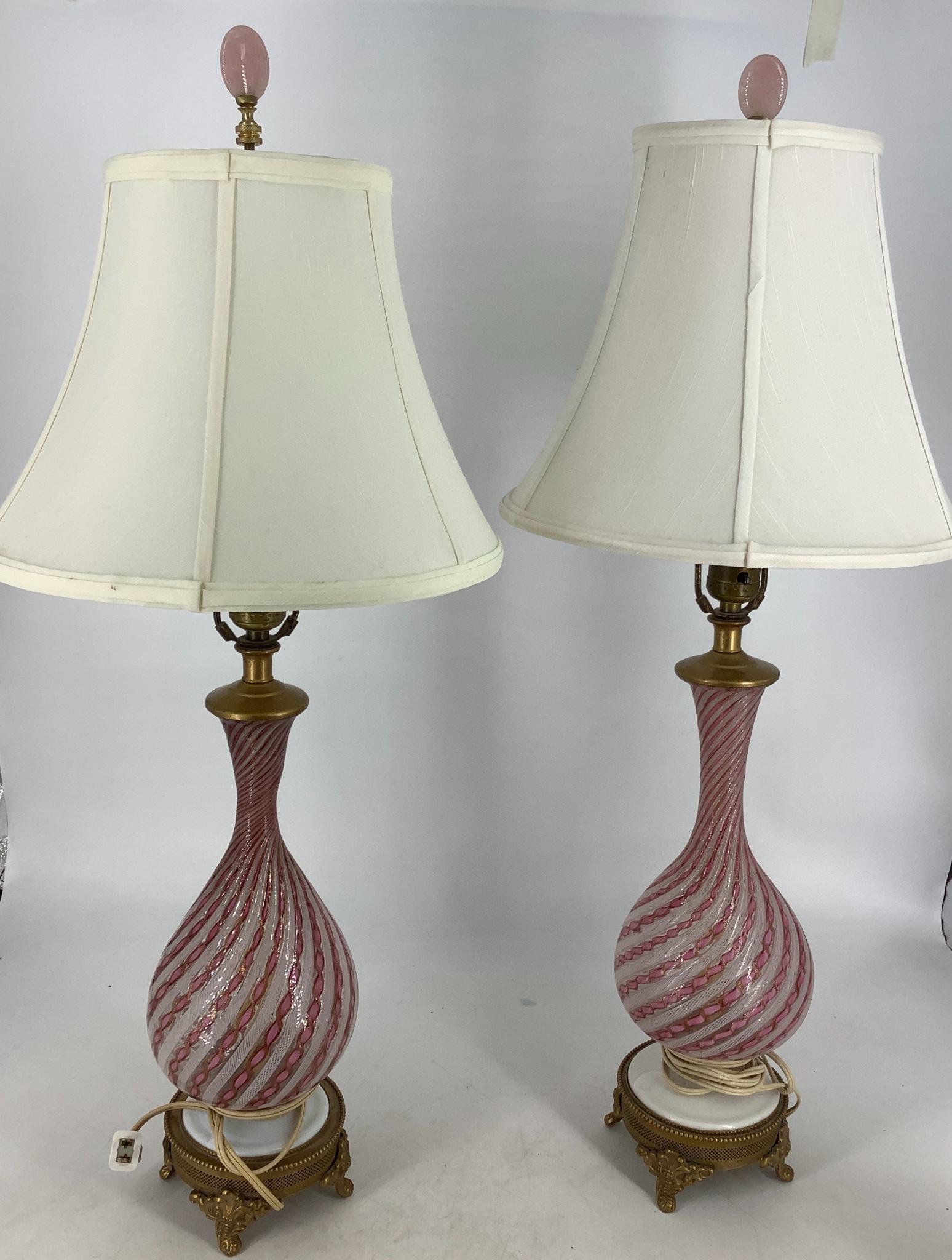 Two pretty pink and gold glittery Venetian swirl glass (1 of 3)