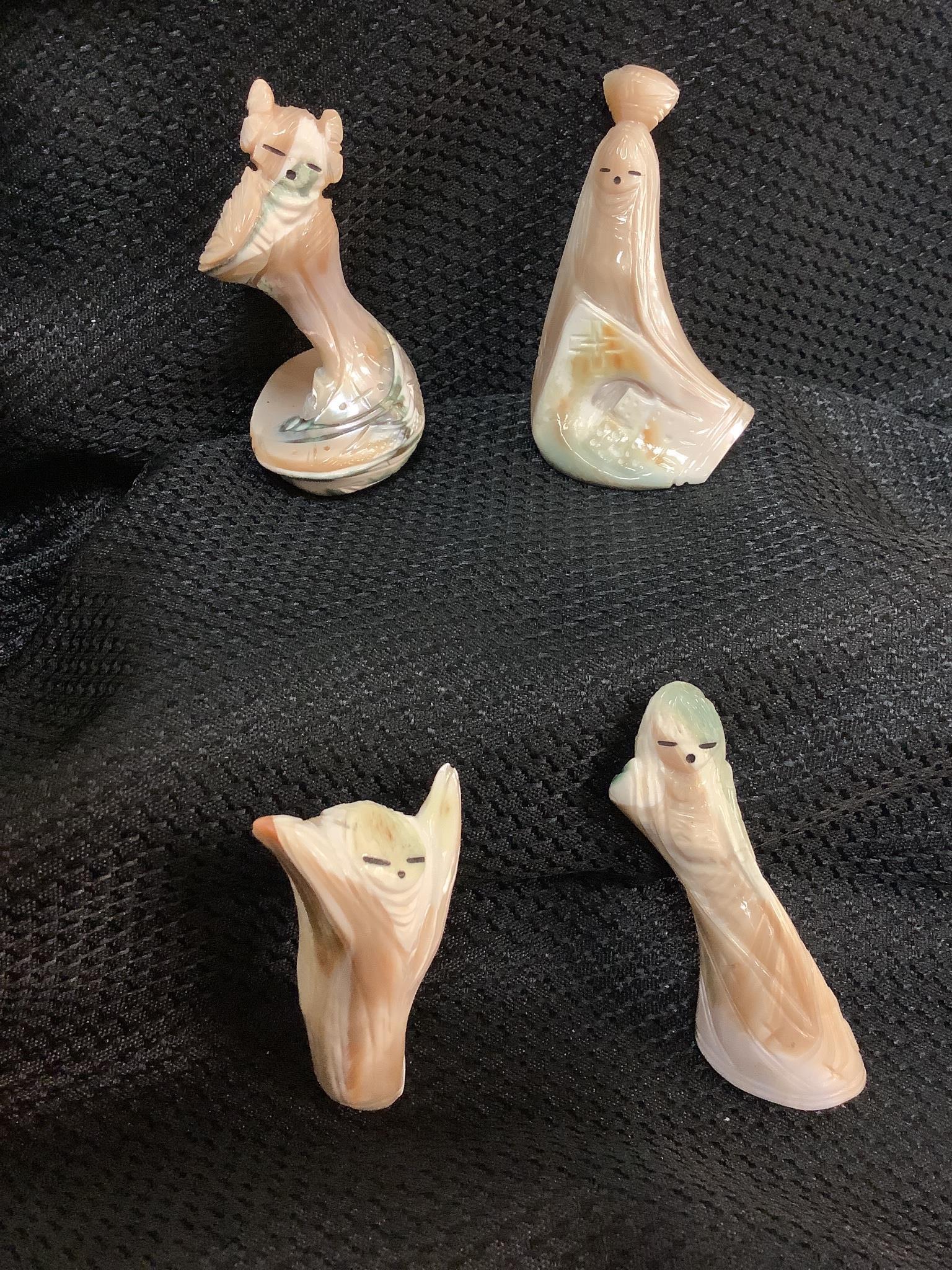 Lot of 4 Zuni corn maiden figures carved from shell. 3 (1 of 3)