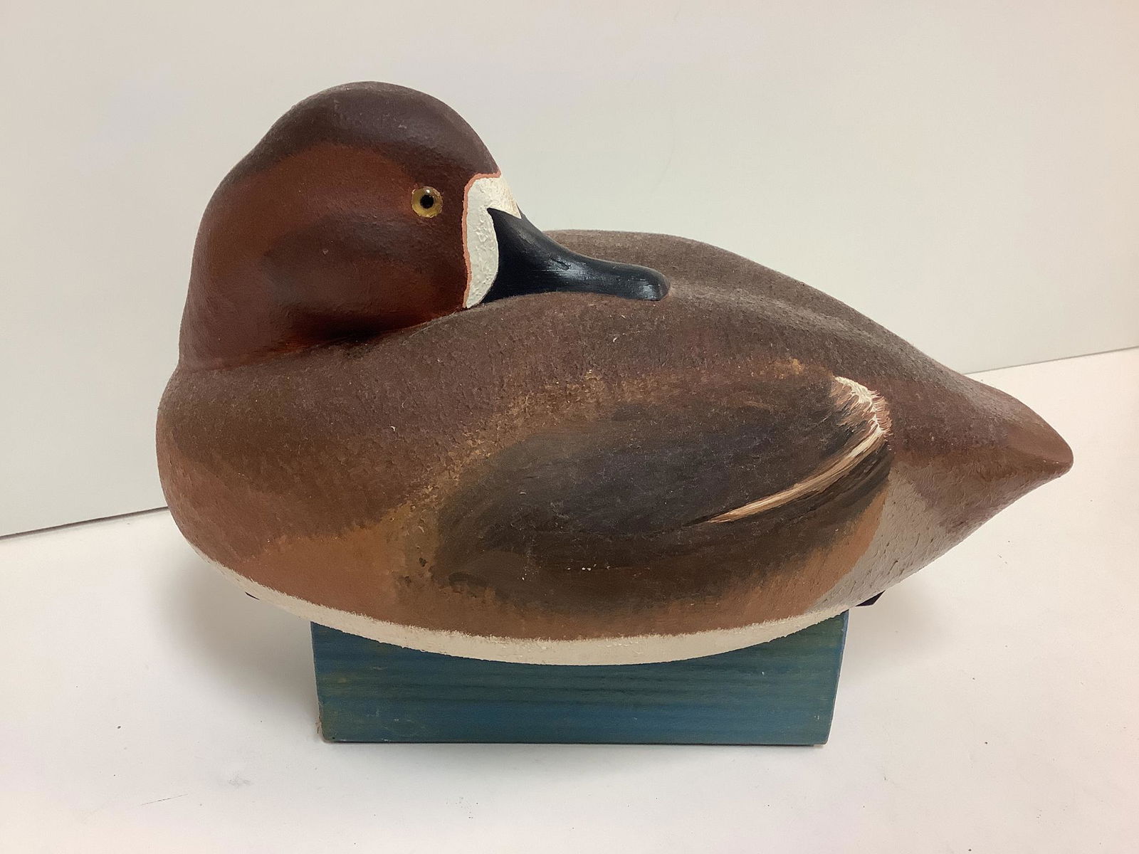 Lovely hand made and painted ring-necked duck decoy (1 of 2)