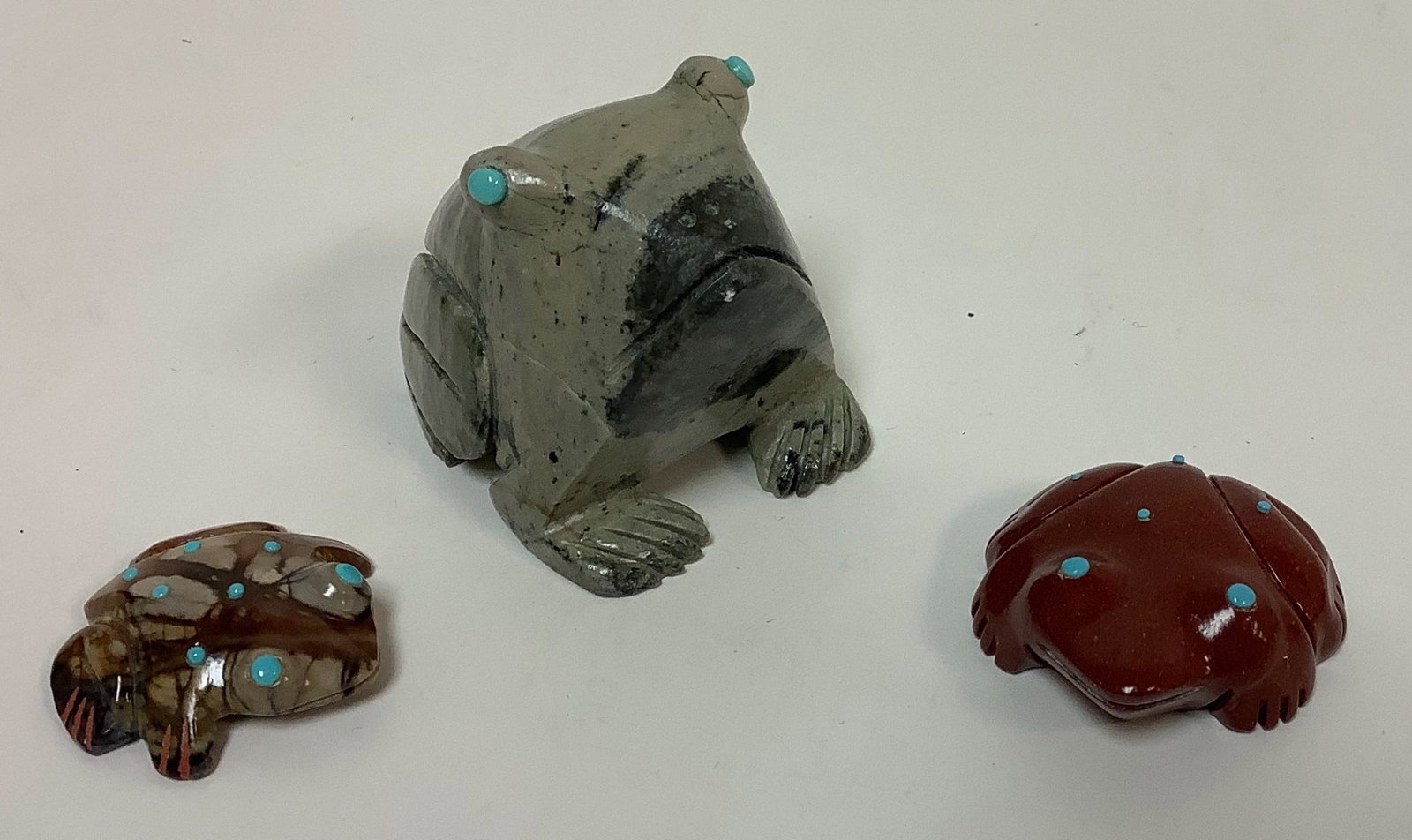 Lot of 3 Native American Zuni fetish frogs with (1 of 2)
