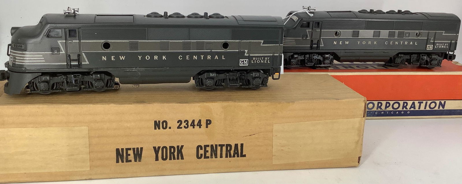 Lot of 2 Lionel post war #2344T & 2344P NYC Diesel (1 of 1)