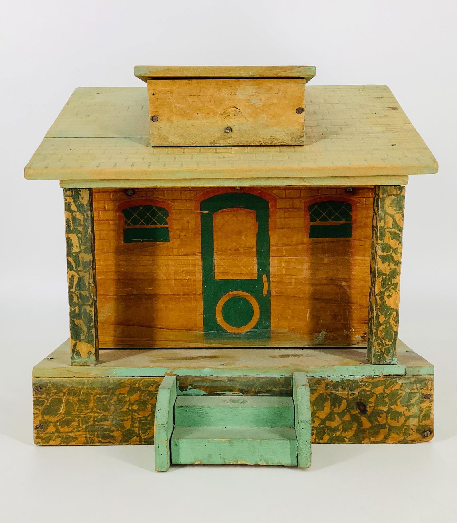 Small one-room dollhouse bungalow Cass/Converse. (1 of 2)