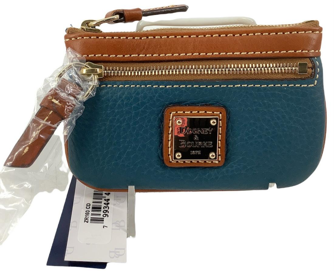New Dooney & Bourke Coin Purse (1 of 3)