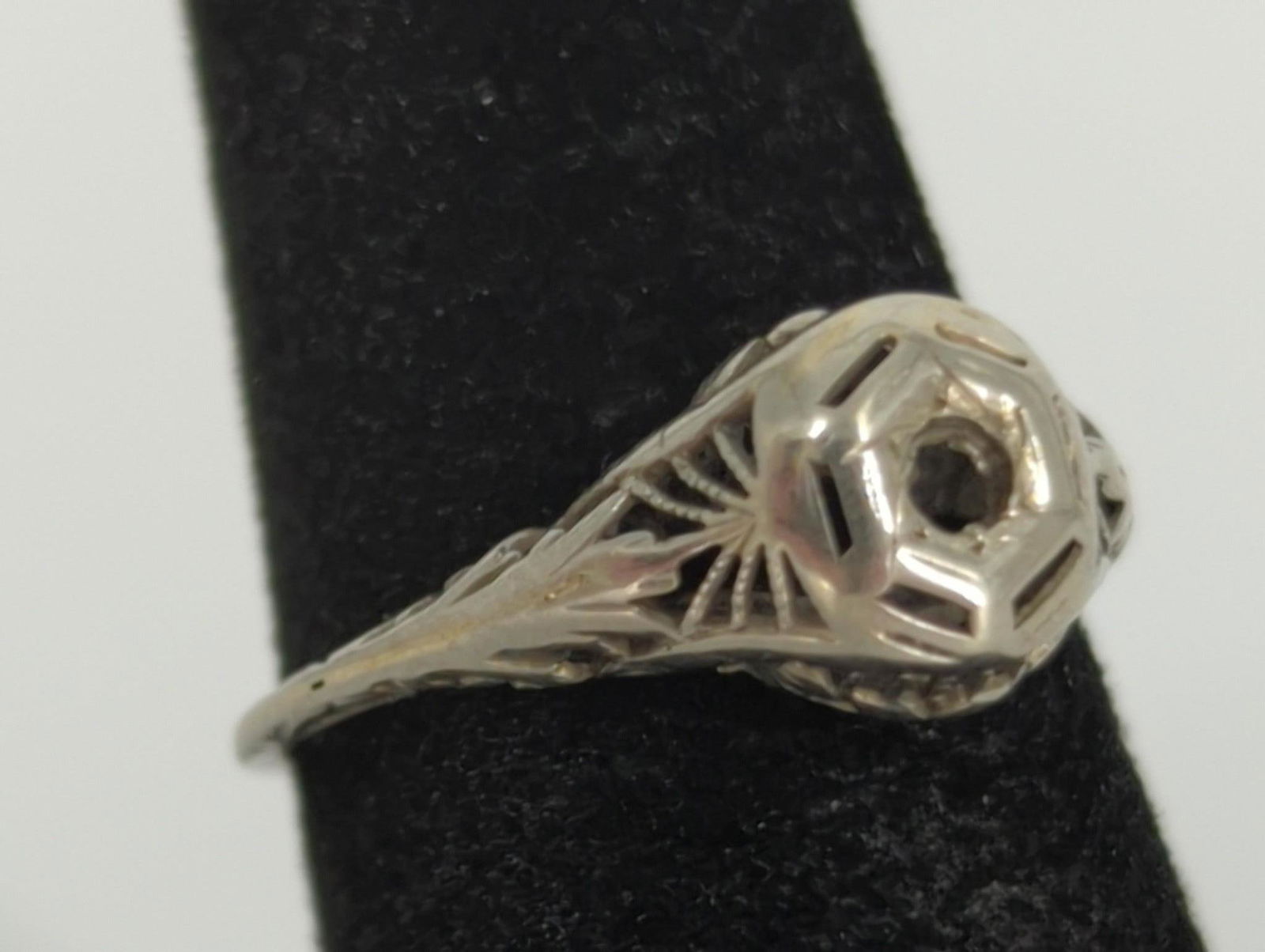 Art Deco Style 18kt White Gold Ring Mount (1 of 5)