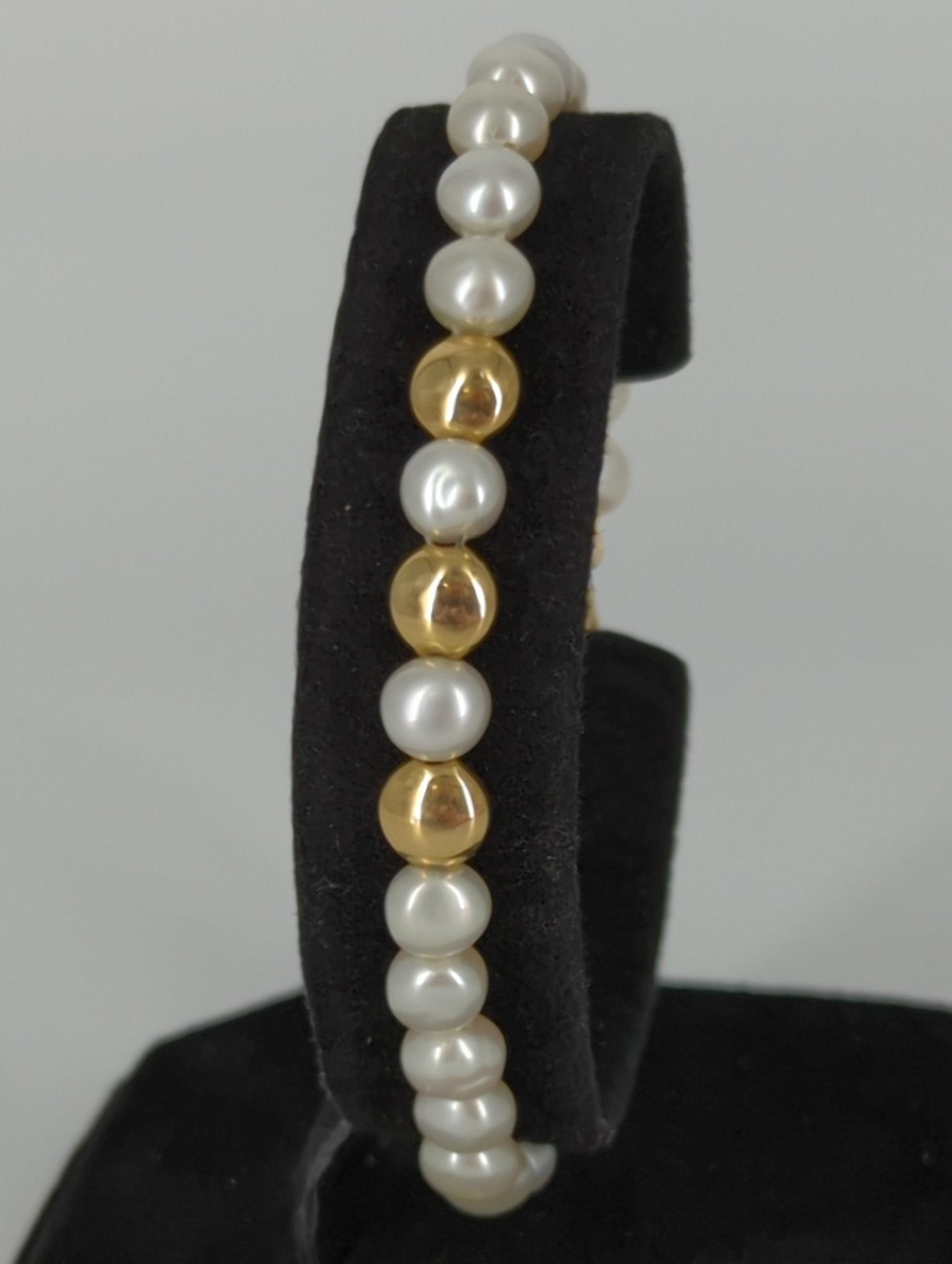 14kt Yellow Gold & Button Pearl Bracelet (1 of 3)