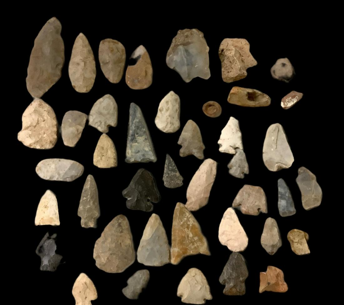 Lot of 25 Native American flint artifacts, mostly (1 of 1)