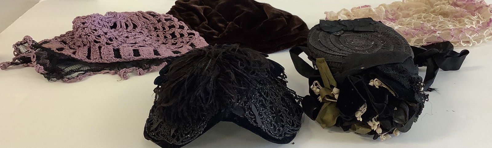 lot of Vintage hats: lot of Vintage hats