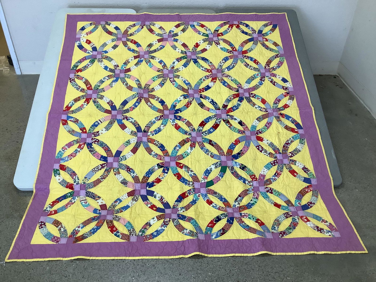 Wedding Ring quilt. Measures 81" x 90.5". Small stain.: Wedding Ring quilt. Measures 81" x 90.5". Small stain.