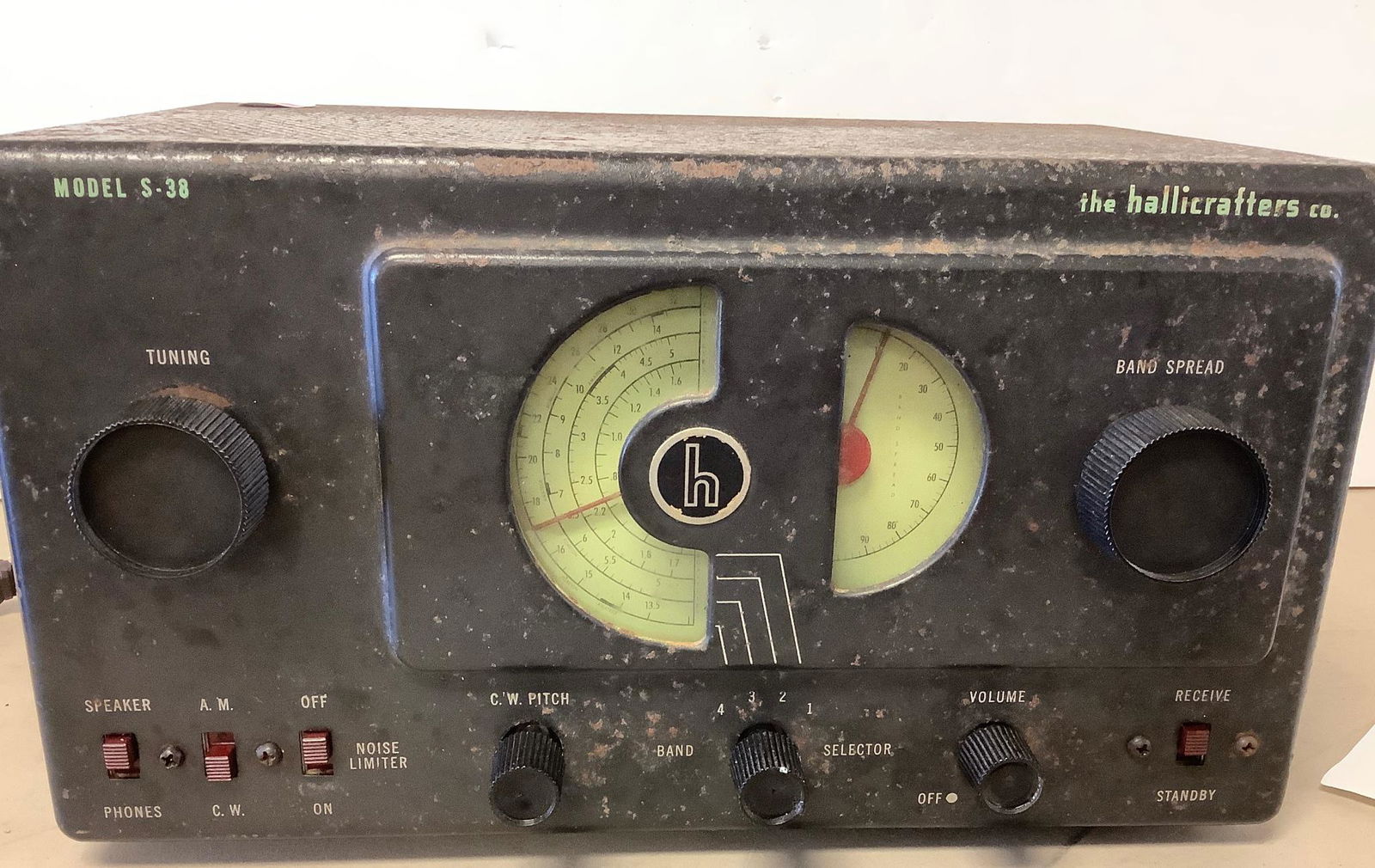 Hallicraters S -38 1946. Outside case is metal. (1 of 2)