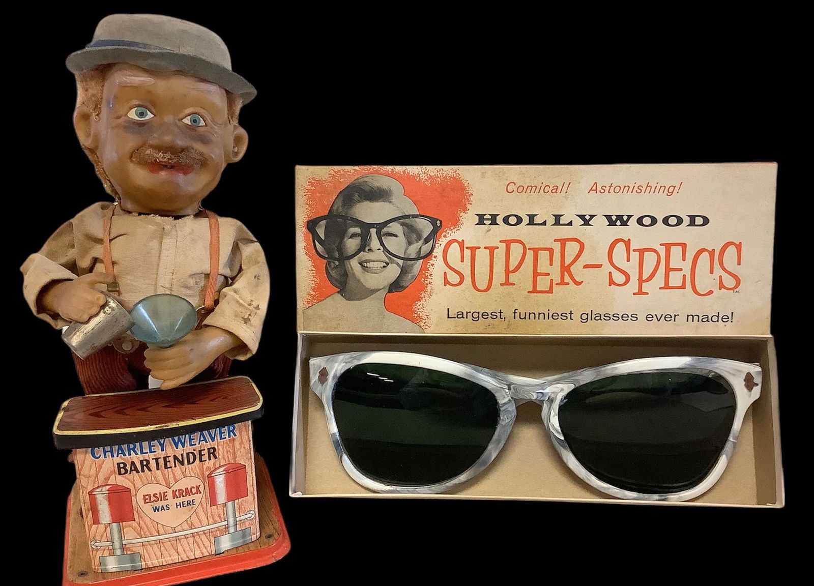 Lot of two vintage toy items including a non-working, (1 of 2)