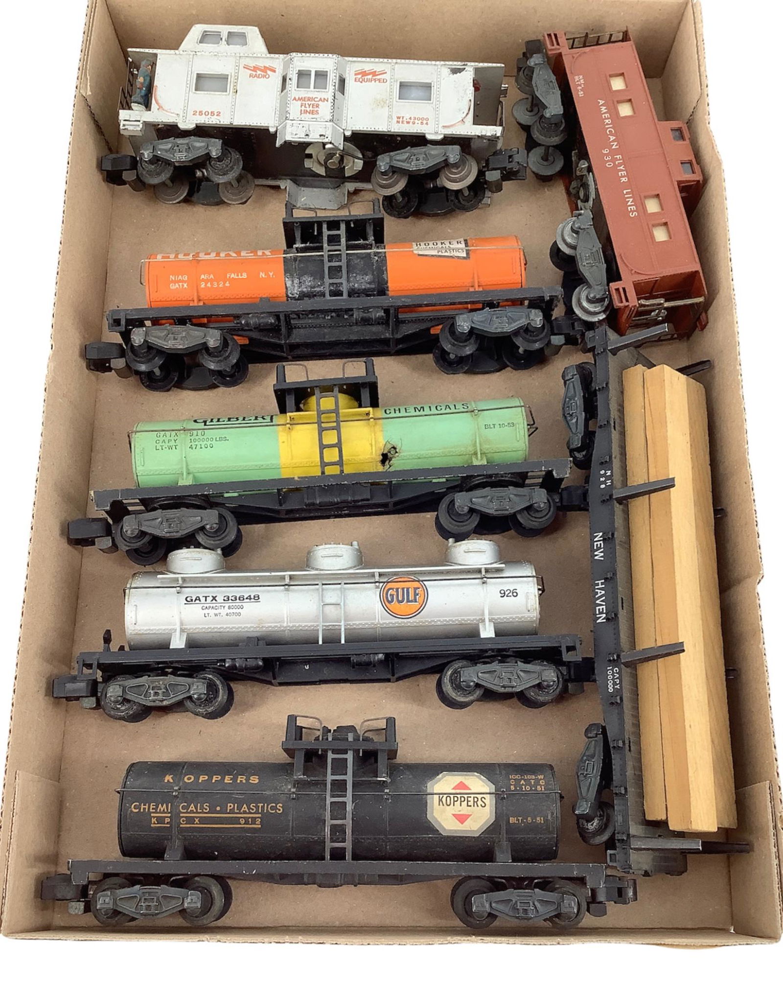 American Flyer postwar lot of 7 freight cars including (1 of 1)