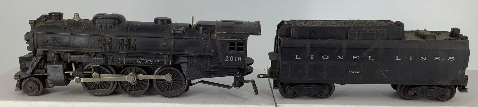 Lionel postwar 2018 engine with 6026W tender.: Lionel postwar 2018 engine with 6026W tender.