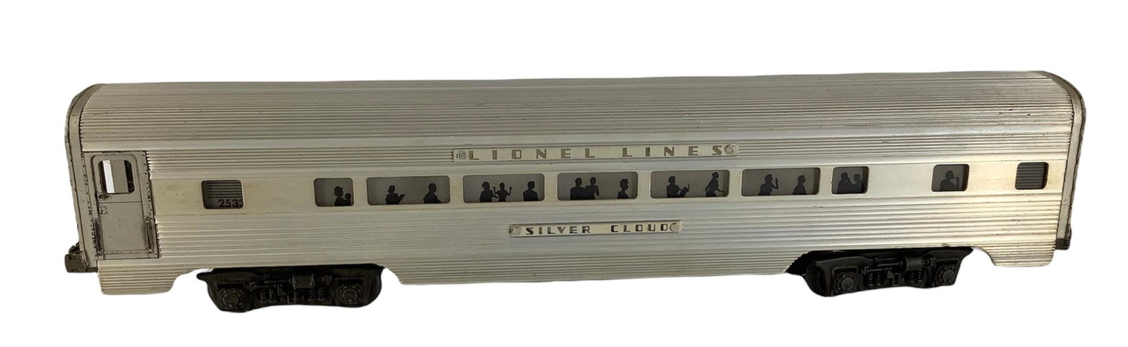 Lionel postwar O gauge 2533 Silver Cloud Pullman car: Lionel postwar O gauge 2533 Silver Cloud Pullman car with hex rivets.