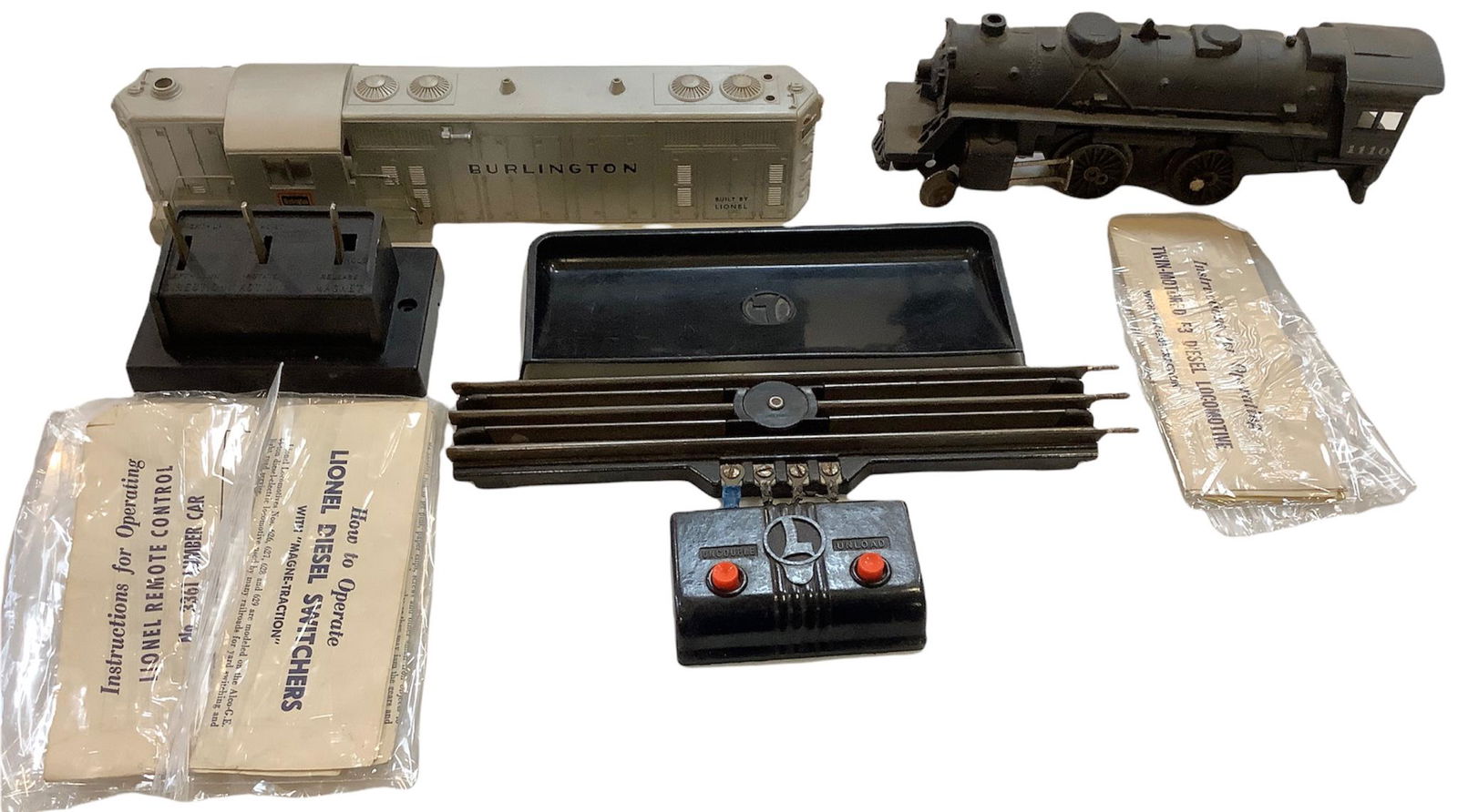 Lionel postwar O gauge 1110 engine, 2328 Burlington (1 of 1)