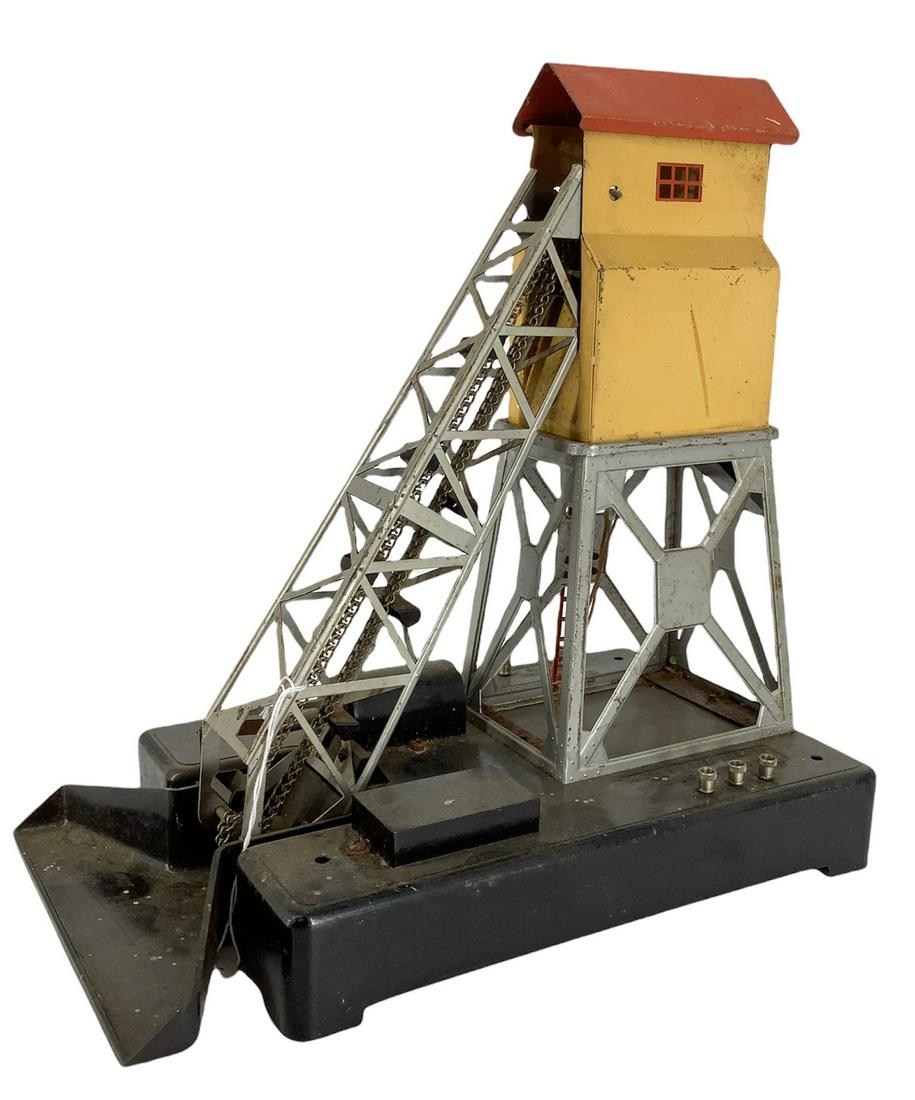 Lionel postwar O gauge 97 coal elevator. (1 of 1)