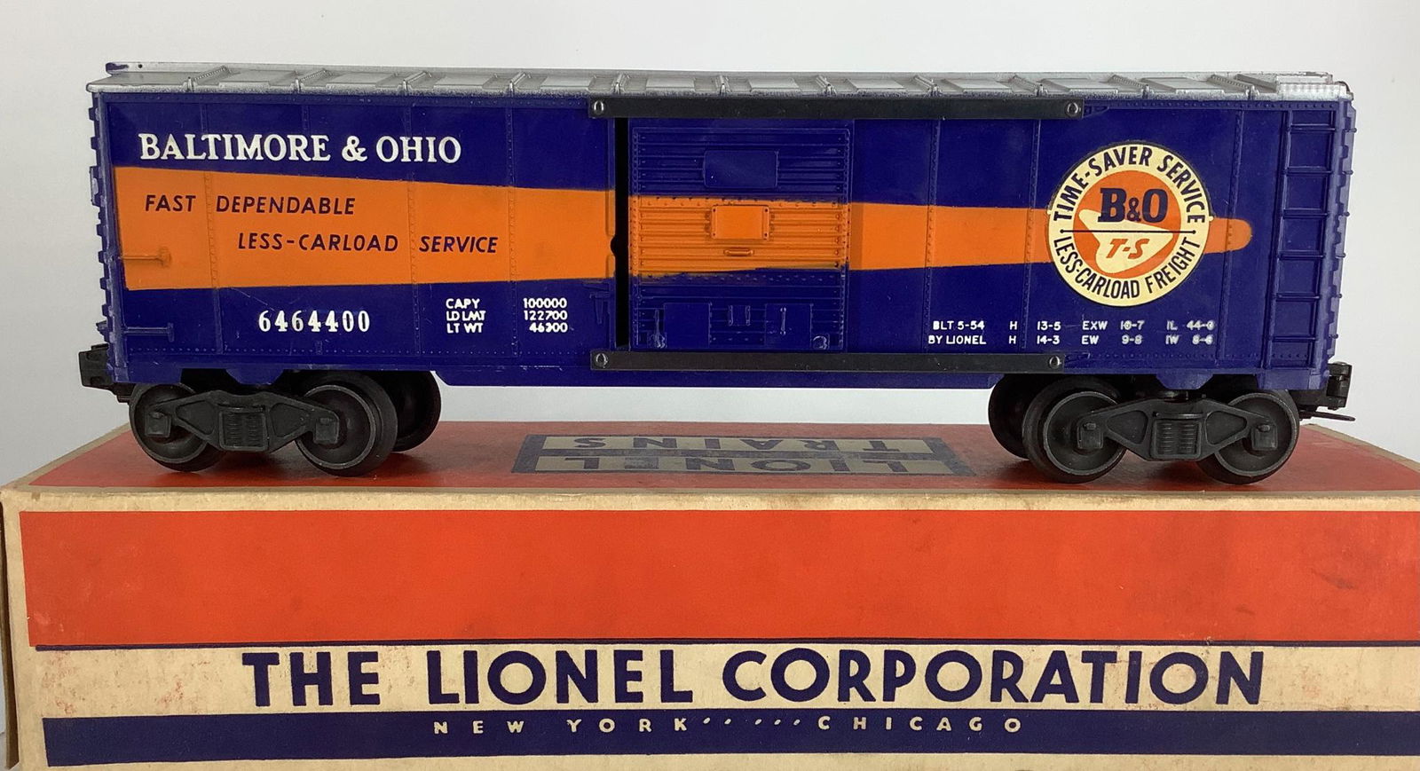 Lionel postwar 6464-400 B&O timesaver box car, with (1 of 1)