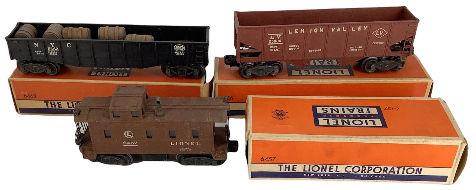 Lionel postwar 6462 NYC gondola with 4 barrels, 6457 (1 of 1)