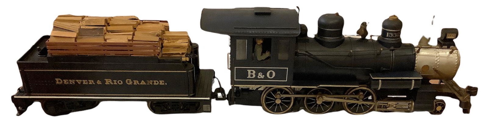 Bachmann G gauge B&O engine with Denver & Rio Grande (1 of 1)