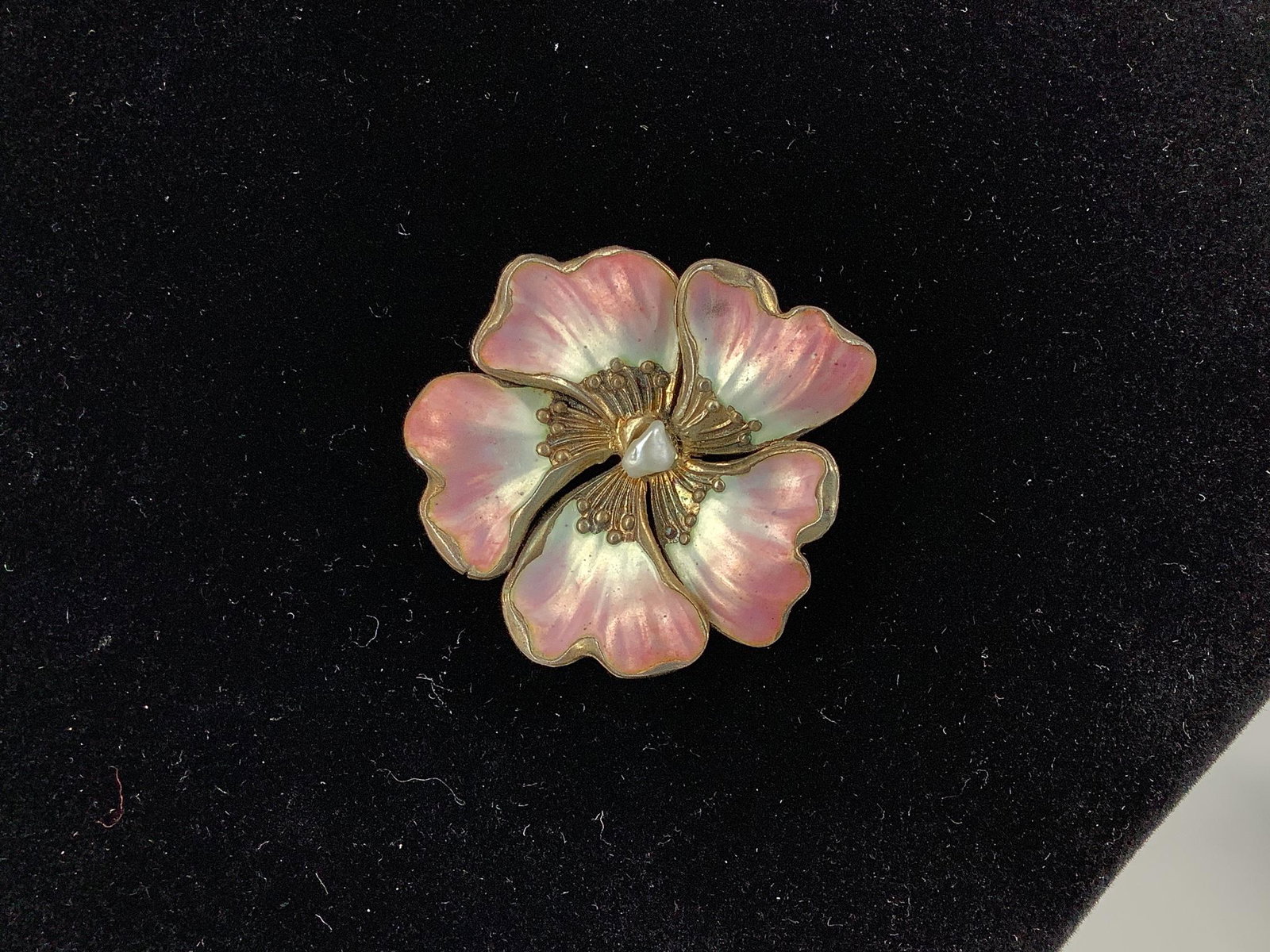 Fantastic Vintage Enameled Flower Pin (1 of 3)