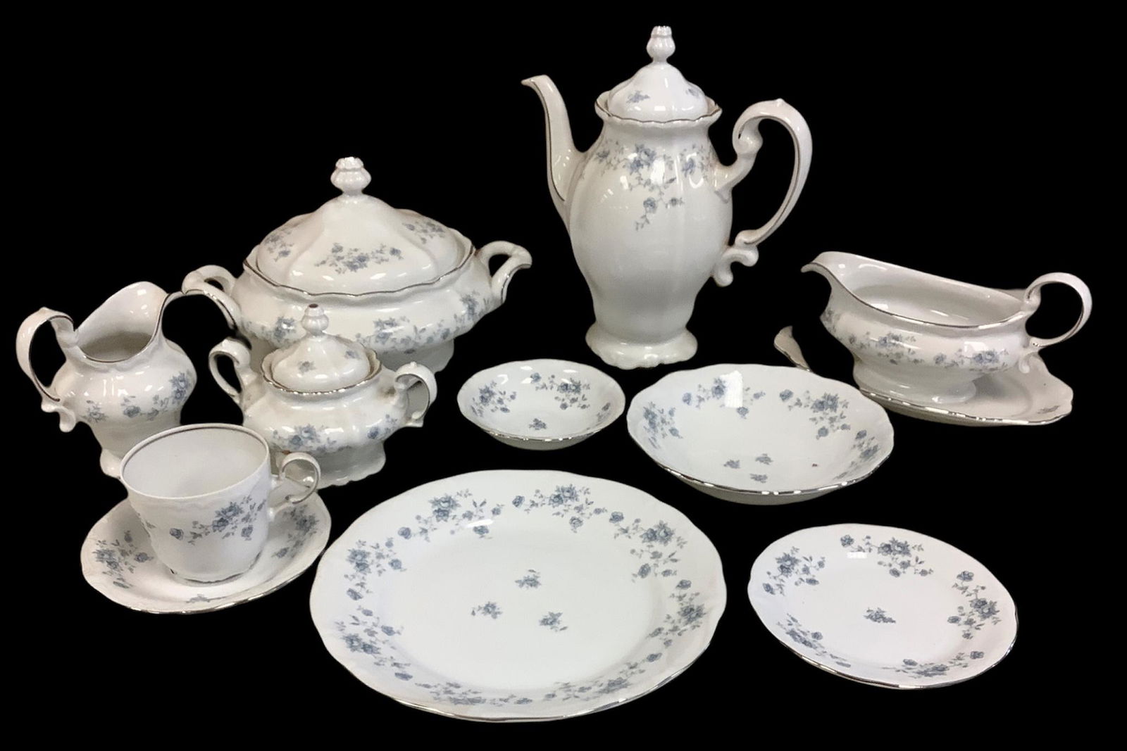 104 pieces of Johann Haviland Bavaria Blue Garland dinnerware includes coffee pot, cream & sugar, (1 of 2)