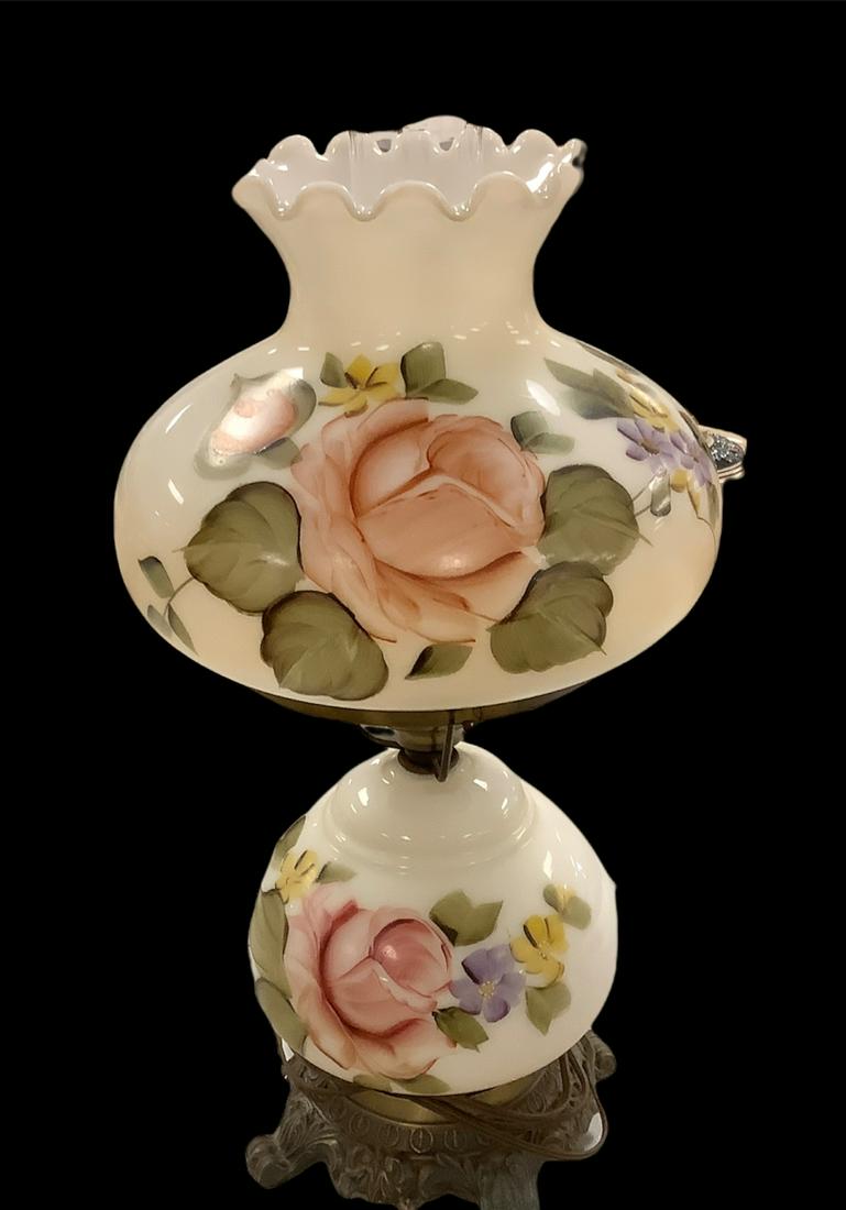 Gone with the wind lamp 19" high.: Gone with the wind lamp 19" high.