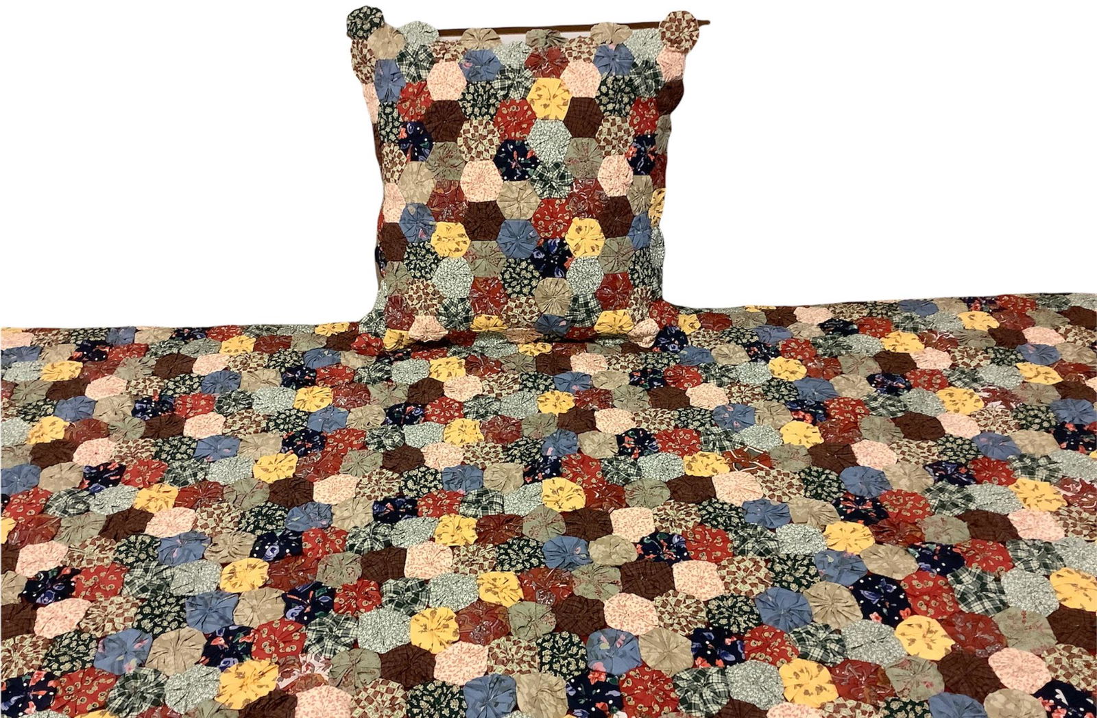 Contemporary Yo-yo quilt with pillow. Quilt measures 96" x 86", pillow is 18" x 18". (1 of 1)