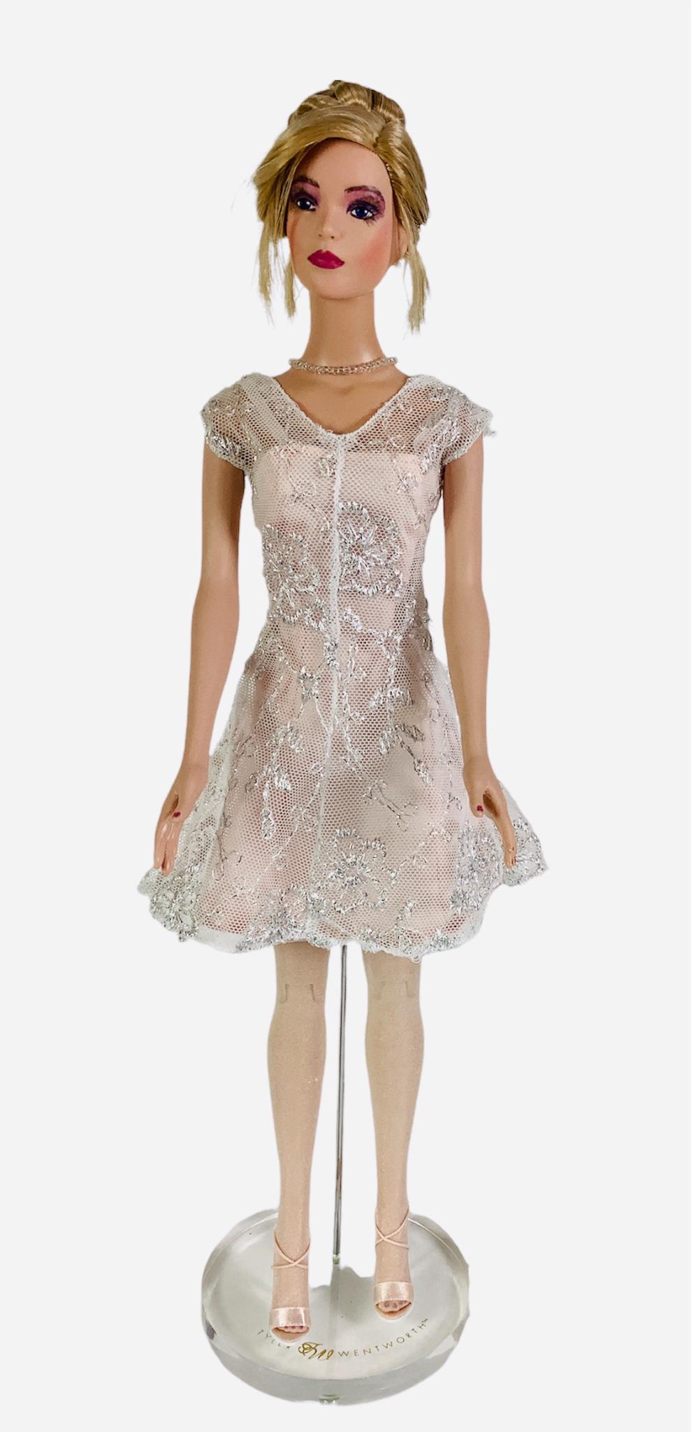 16" Tonner "Something Sleek" blonde OOAK doll. In great condition. No box.: 16" Tonner "Something Sleek" blonde OOAK doll. In great condition. No box.