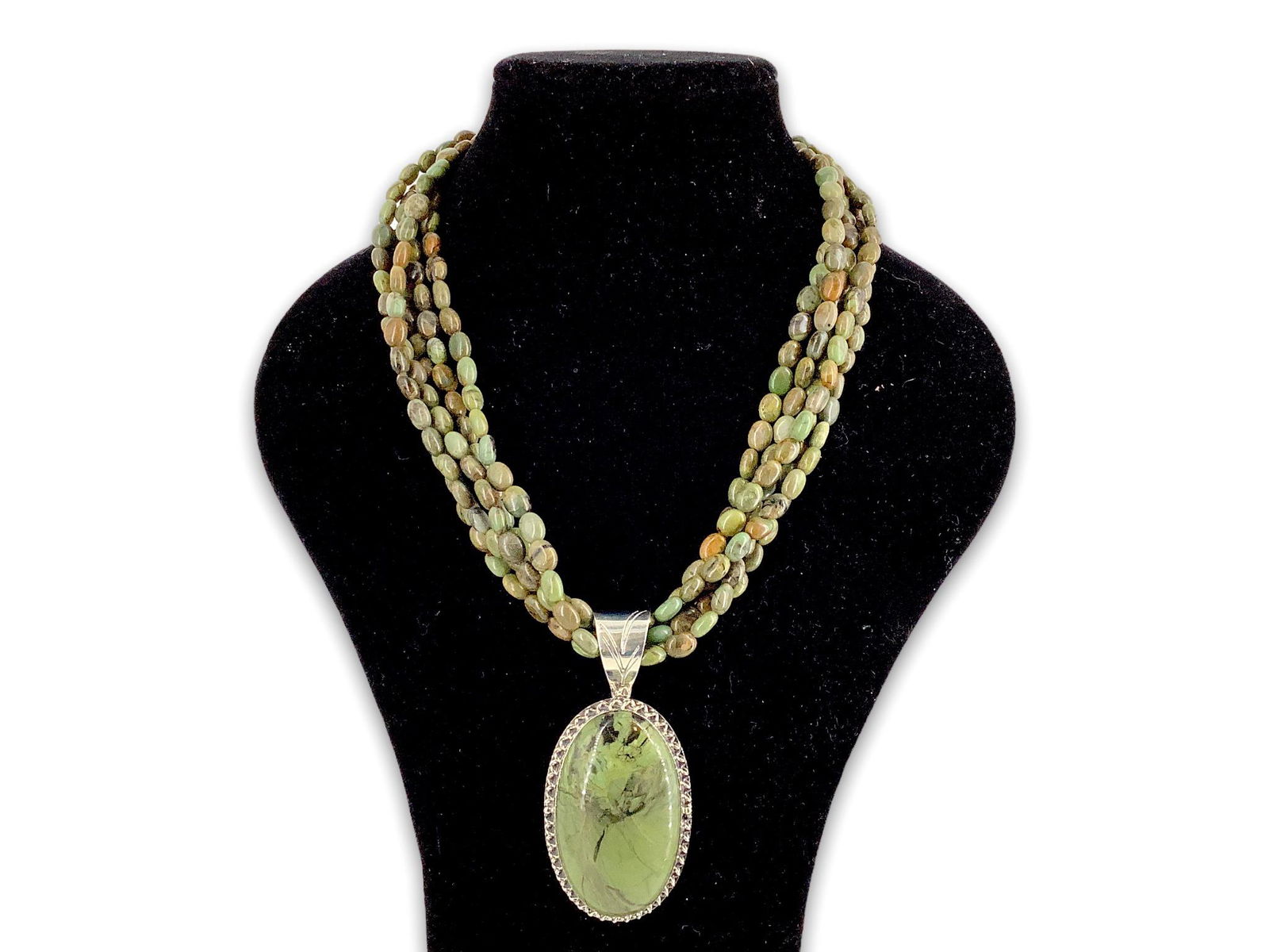 Semi-Precious Stone Necklace (1 of 3)