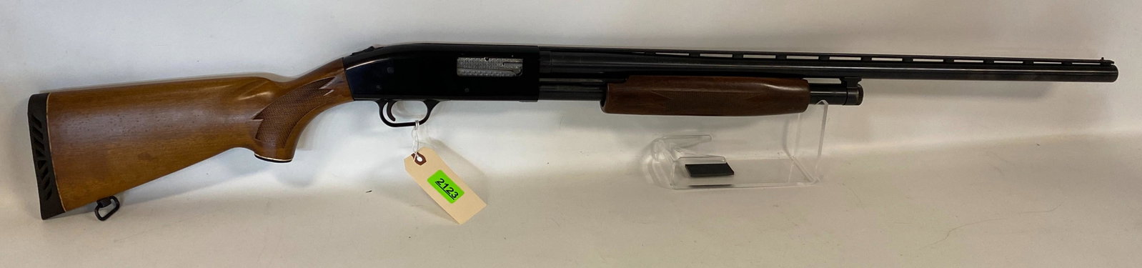 Mossberg Model 500A .12 Gauge Pump Shotgun SN: G633825, vent rib., By bidding on this lot buyer: Mossberg Model 500A .12 Gauge Pump Shotgun SN: G633825, vent rib. By bidding on this lot buyer accepts responsibility of knowledge of State and Federal laws for their states requirements to purchase f