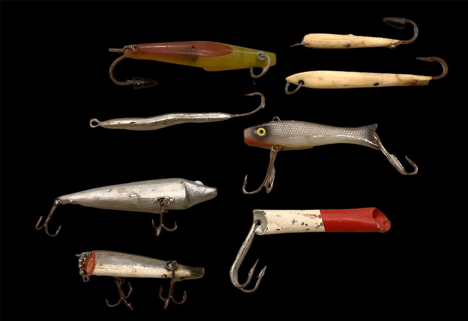 8 assorted fishing lures - mostly saltwater - longest 6".: 8 assorted fishing lures - mostly saltwater - longest 6".