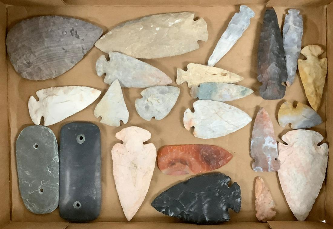 Lot of modern Flint Ridge area points, blades and gorgets.: Lot of modern Flint Ridge area points, blades and gorgets.