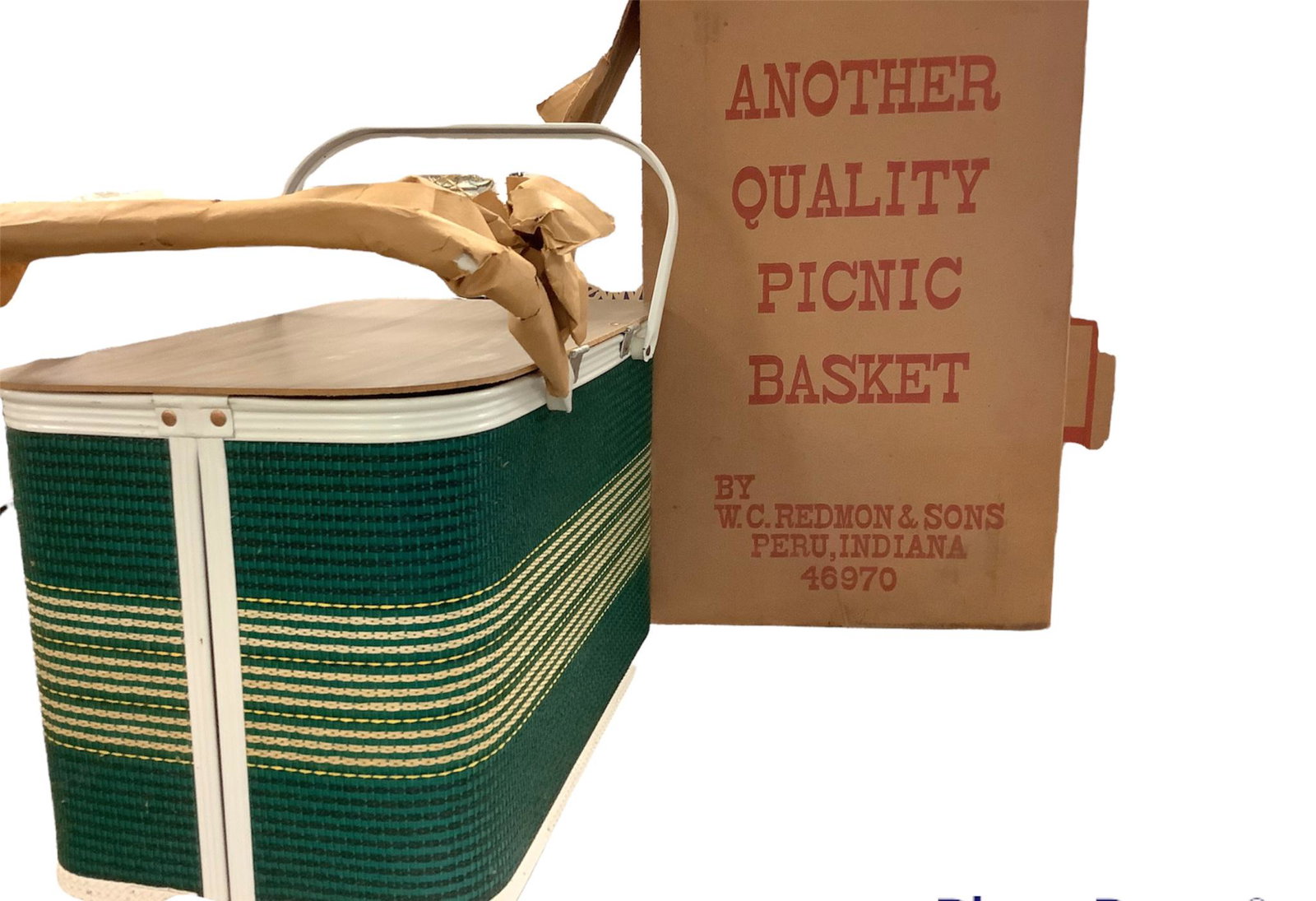 Mid Century Picnic basket made by W.C.Redmon & Sons .never been used. Original box included.18" x: Mid Century Picnic basket made by W.C.Redmon & Sons .never been used. Original box included.18" x 11" diameter 11'