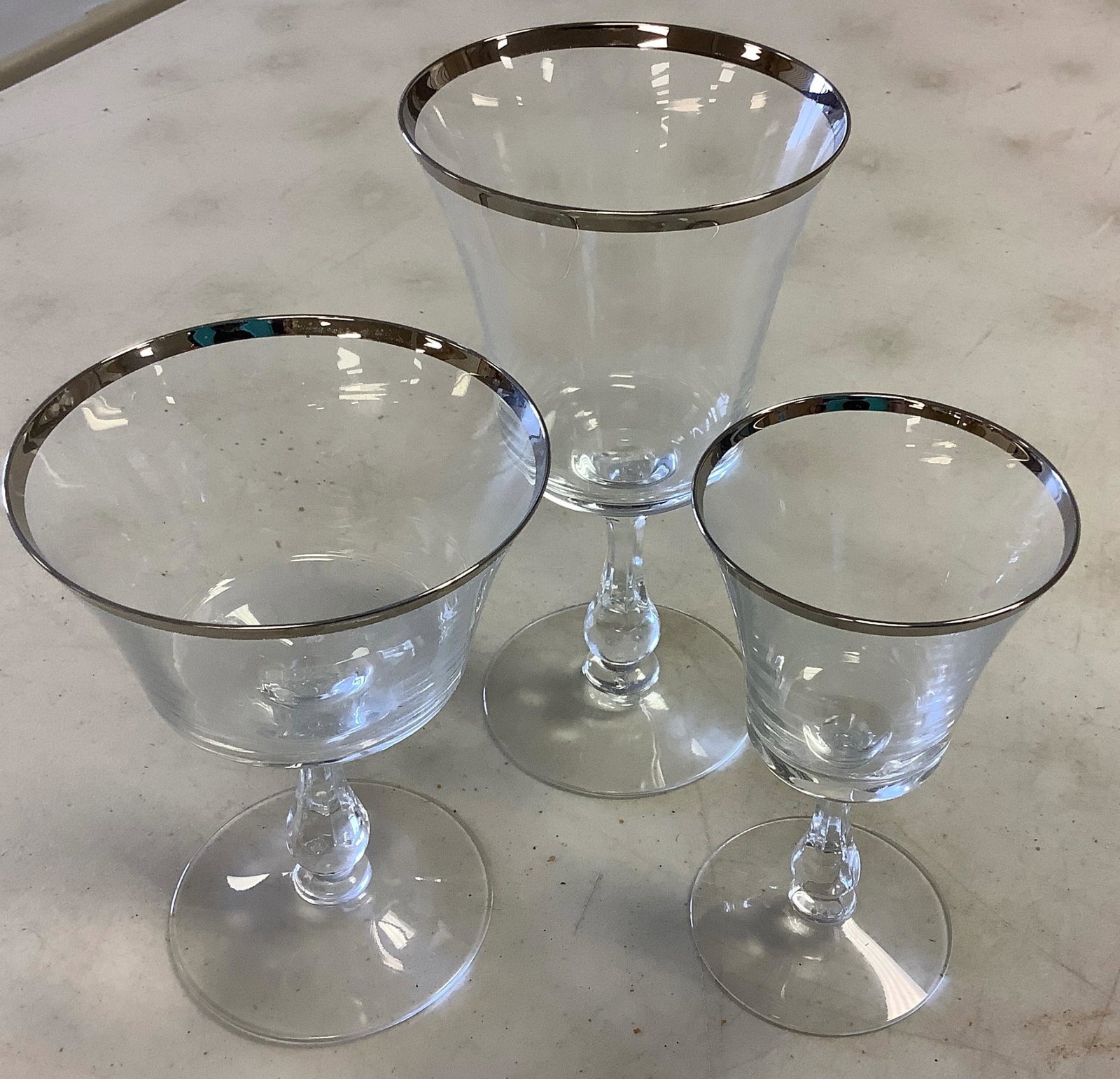 Lot of 24 piece Vintage Fostoria Platinum Rimmed Crystal Cocktail Water Glasses. Not hand checked: Lot of 24 piece Vintage Fostoria Platinum Rimmed Crystal Cocktail Water Glasses. Not hand checked