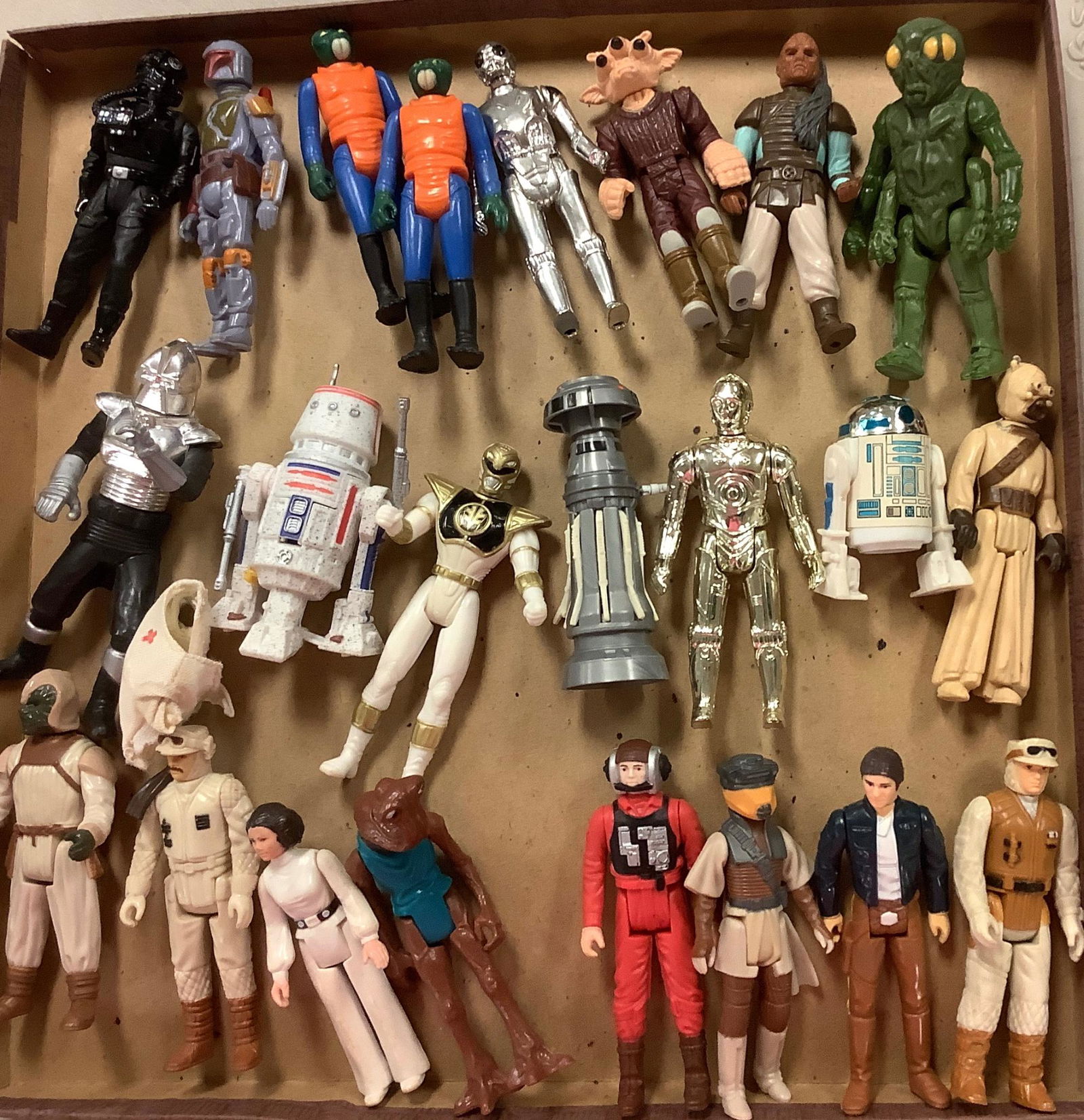 Lot of Vintage Star Wars character figurines. (1 of 1)