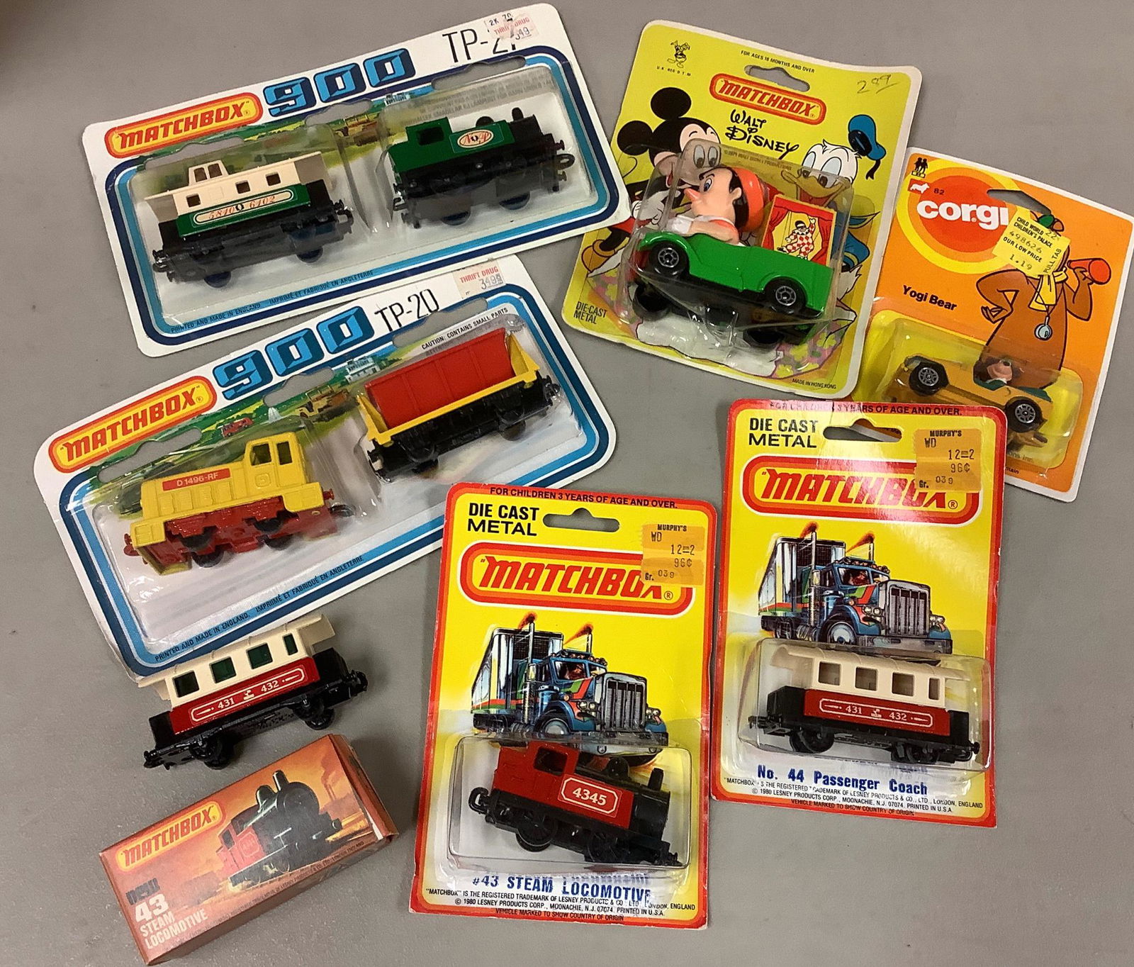Mixed lot of vintage Matchbox 900 No. TP-27, Die Cast and Corgi locomotives, Coach, etc. (1 of 1)