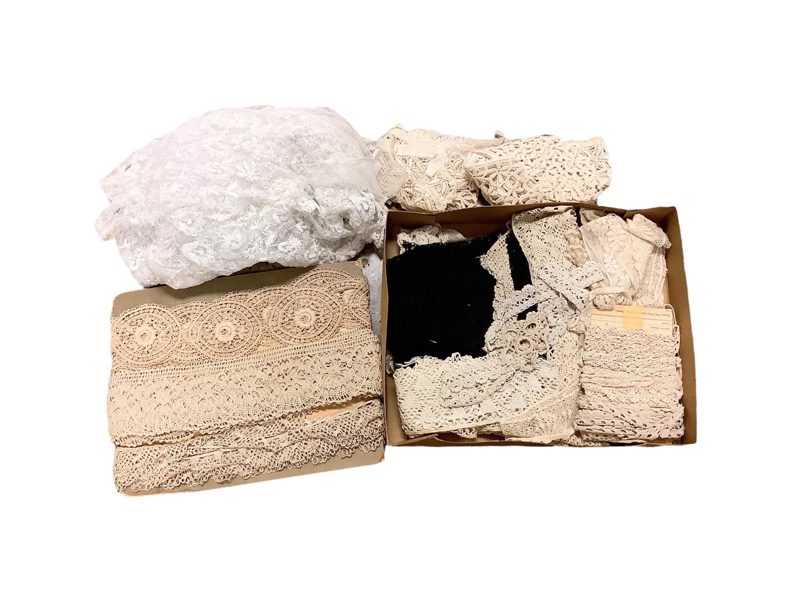 Lot of lace trims - various lengths, widths and styles: Lot of lace trims - various lengths, widths and styles