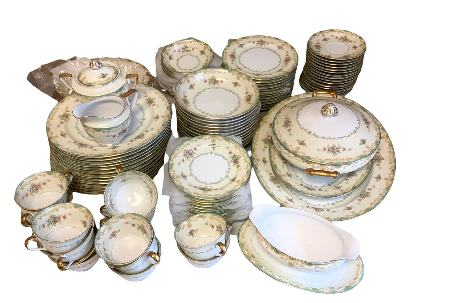 Noritake China, Floralia setting for 12 . Meat tray,gravy boat, creamer and sugar bowl and serving (1 of 2)