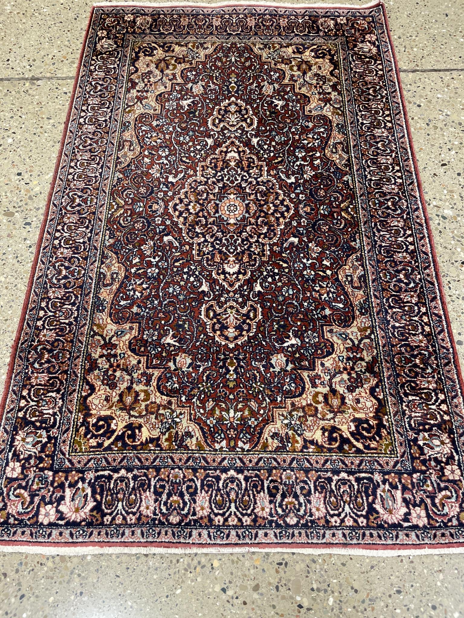 Oriental rug Kashmir silk, circa 2000's, 3' 1" x 5' 1". (1 of 4)