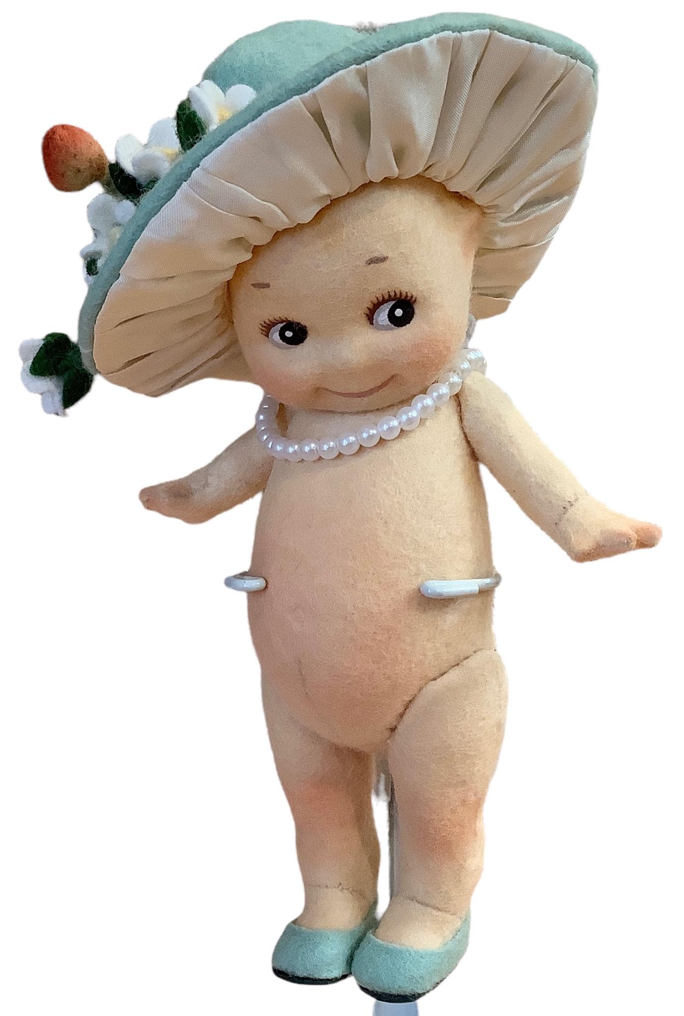 R.John Wright Kewpie bonnet green #138/250 w/ original box (1 of 2)