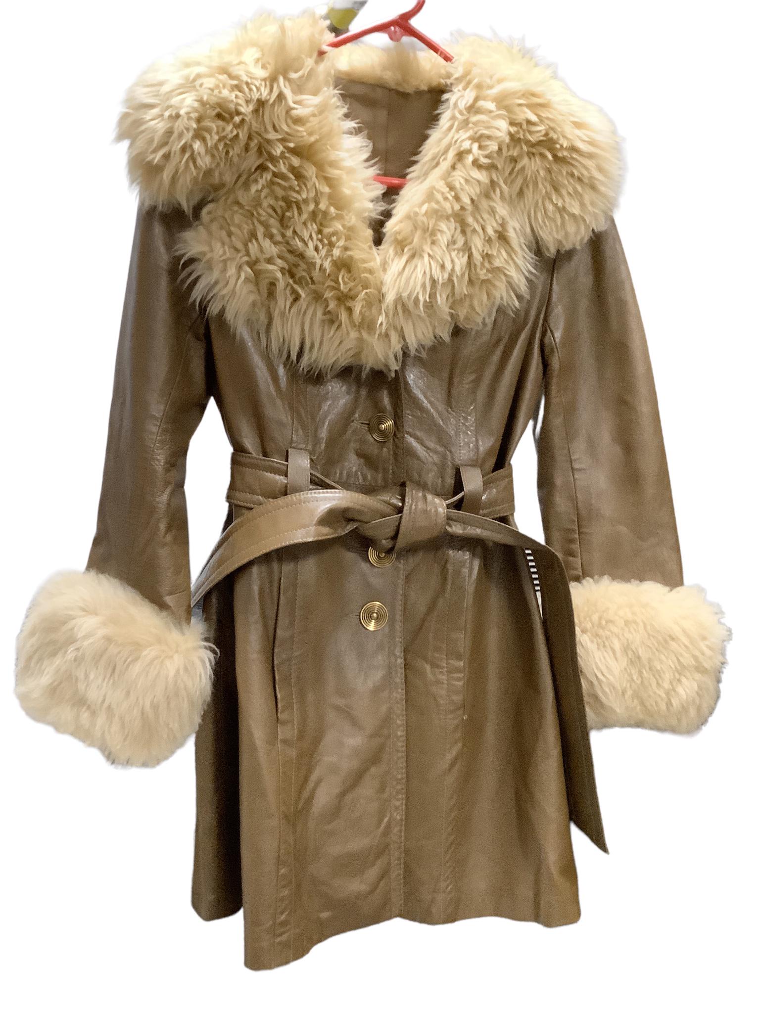 Vintage tan leather coat with natural Fur cuffs and collar lady's size 10. (1 of 1)