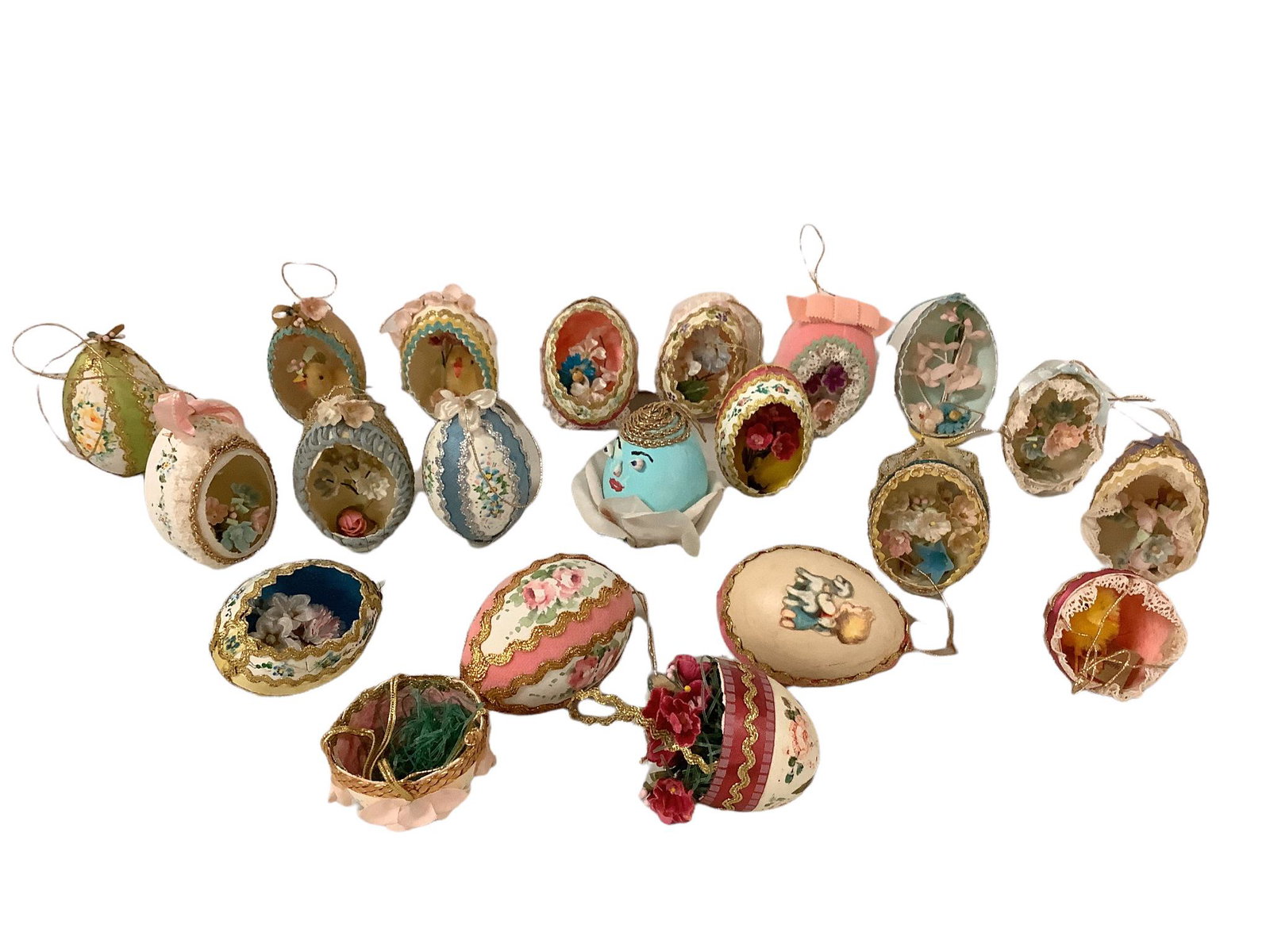 Lot of 21 hand painted and decorated eggs.: Lot of 21 hand painted and decorated eggs.