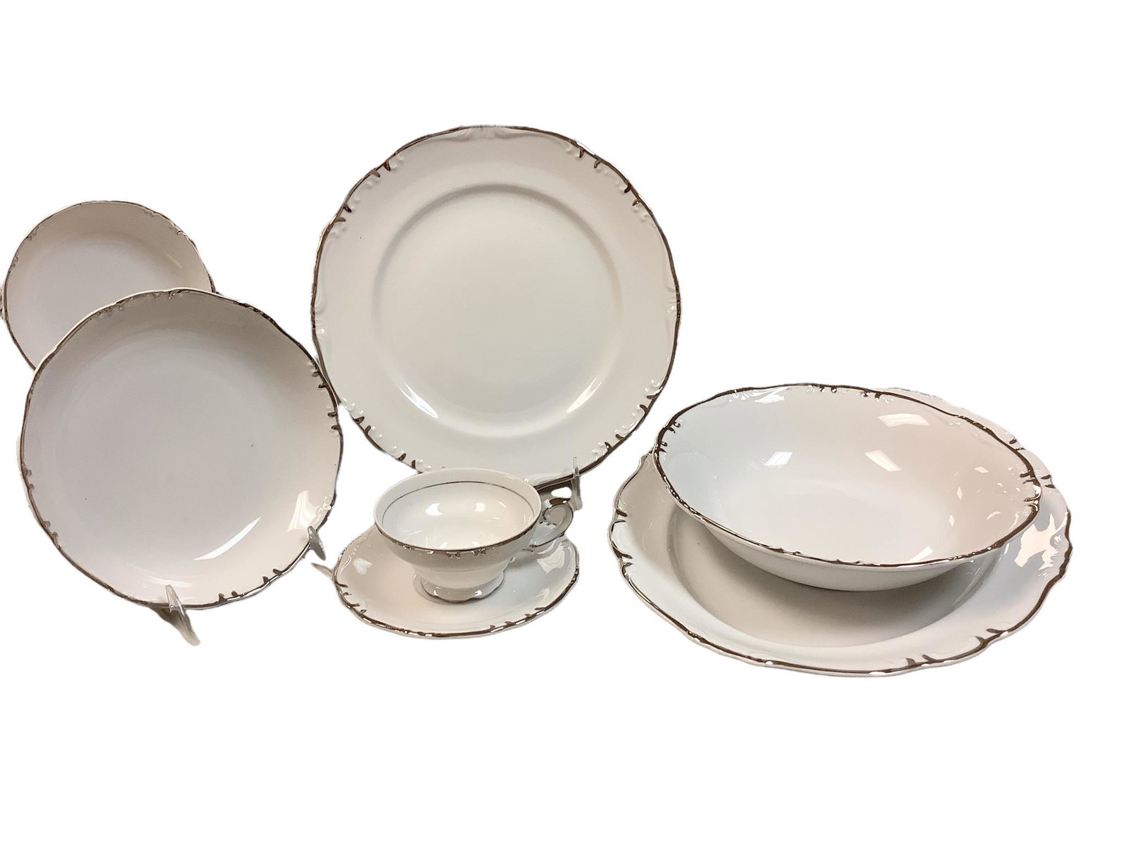Yamaha Patrician china, service for 8 including dinner plates, soup bowls, cups & saucers, fruit: Yamaha Patrician china, service for 8 including dinner plates, soup bowls, cups & saucers, fruit bowls, bread plates, creamer and sugar, platter and serving bowl. No chips. **No in-house shipping avai