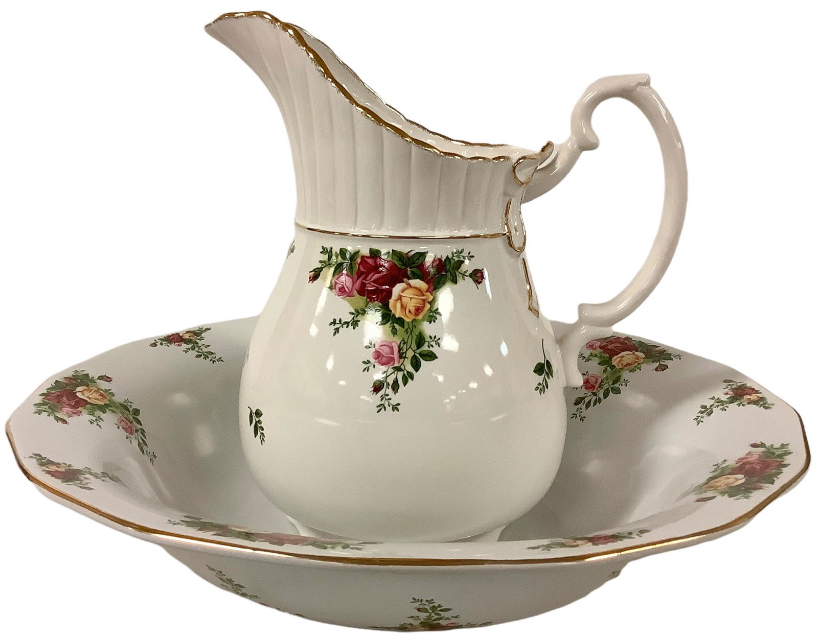 Royal Albert “old country rose” wash bowl & pitcher. Bowl 3.5”x15.5” pitcher: Royal Albert “old country rose” wash bowl & pitcher. Bowl 3.5”x15.5” pitcher 10.5”